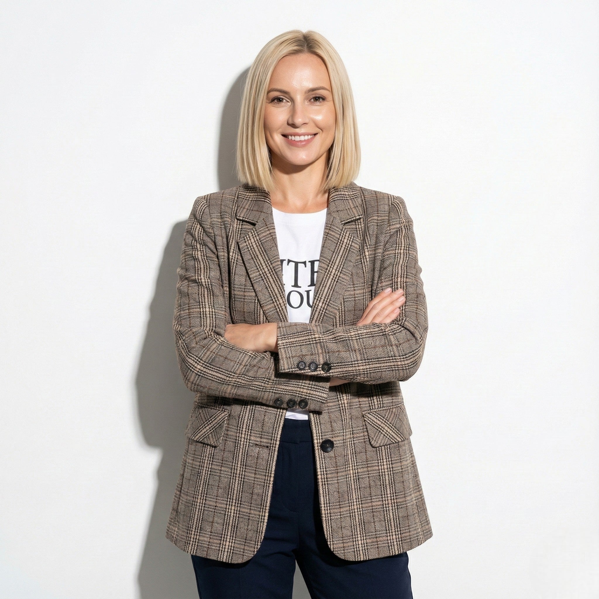 Mia - Women's Elegant Plaid Blazer with Front Pockets