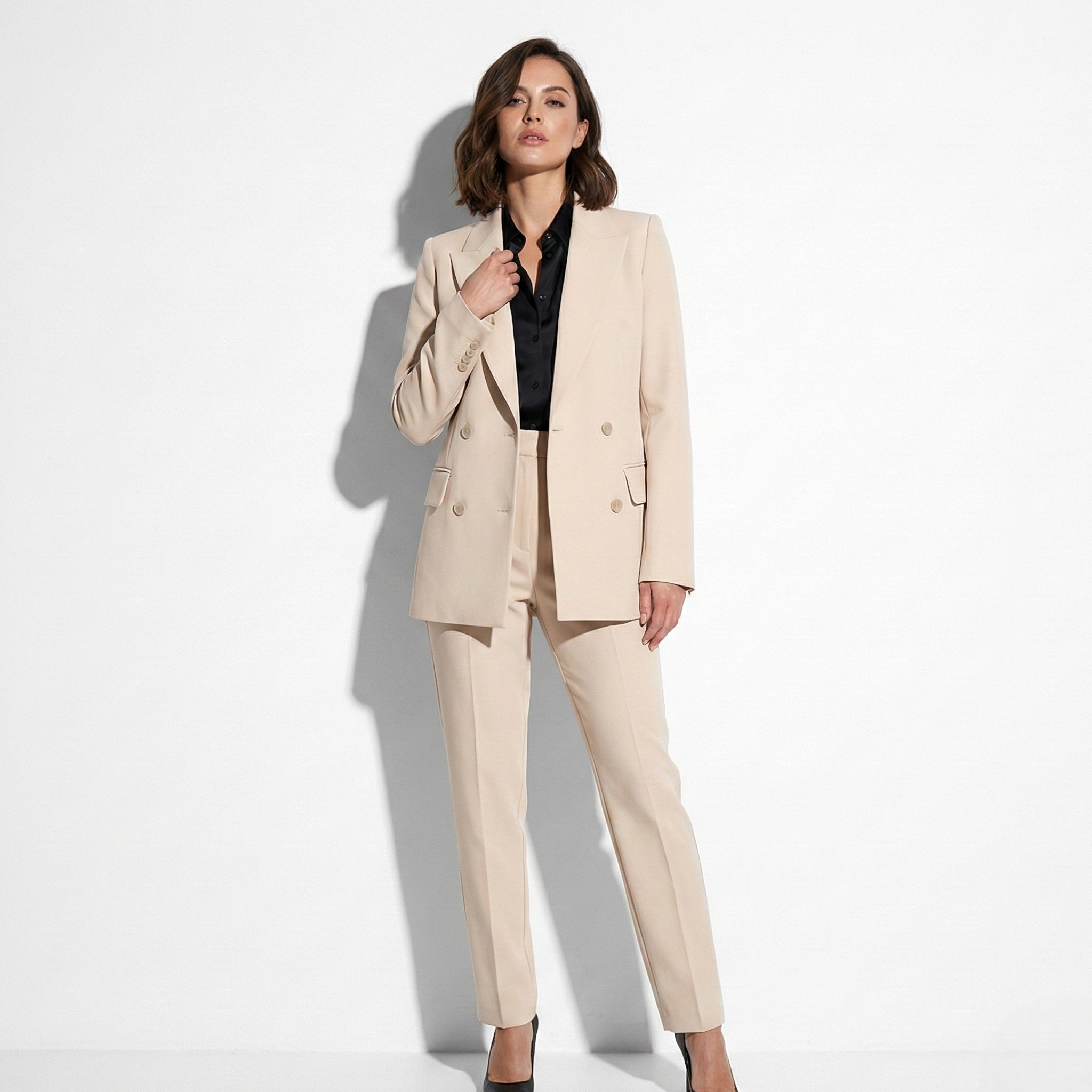 Phoebe – Women’s Tailored Blazer & Slim Trouser