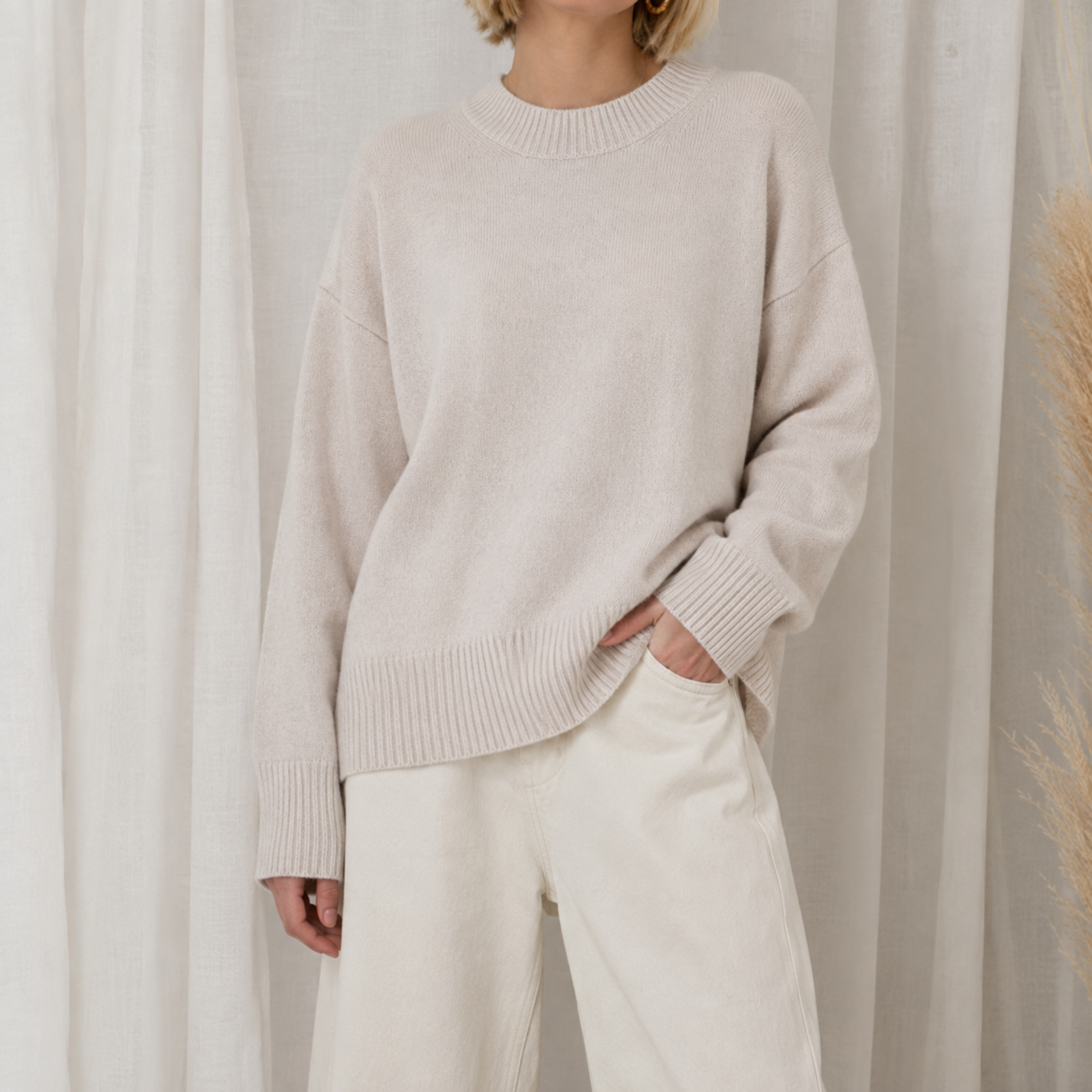 Charlotte - Women's Oversized Crewneck Sweater with Ribbed Cuffs