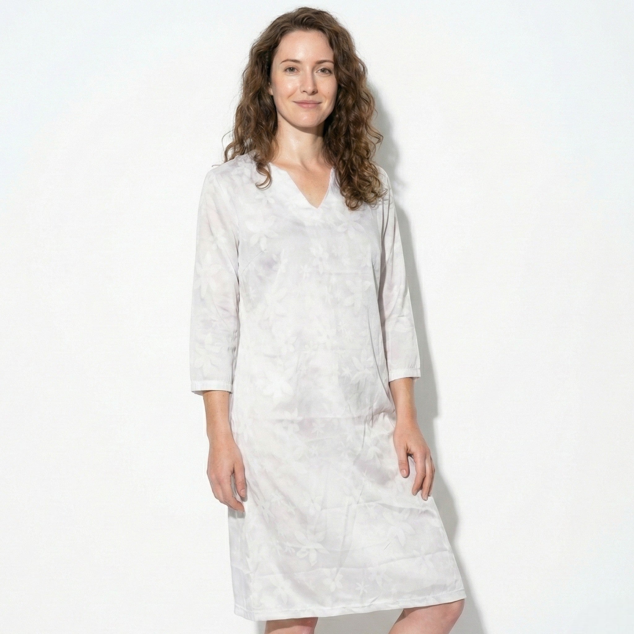 Amber - Women's Floral V-Neck Midi Dress with Half Sleeves