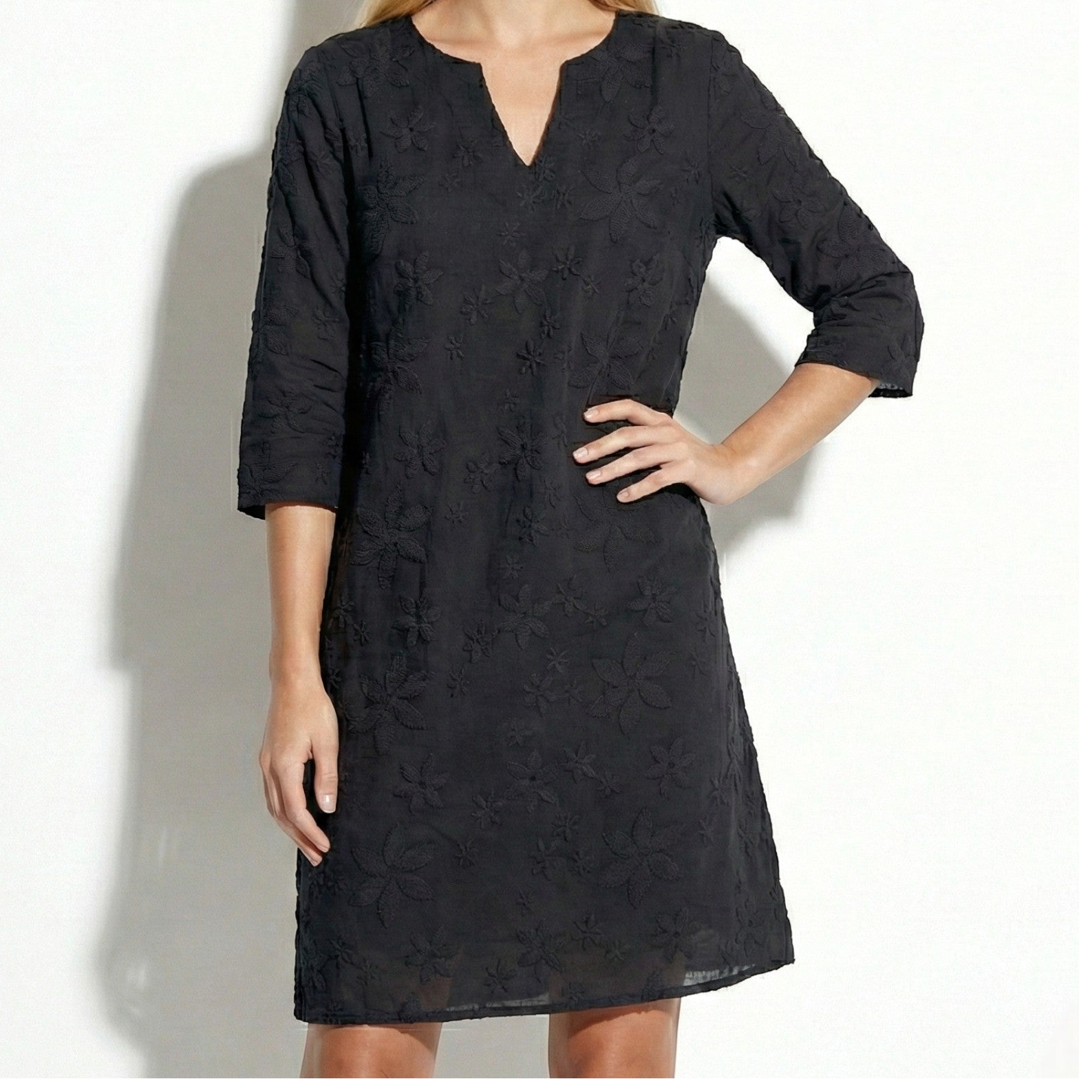 Amber - Women's Floral V-Neck Midi Dress with Half Sleeves