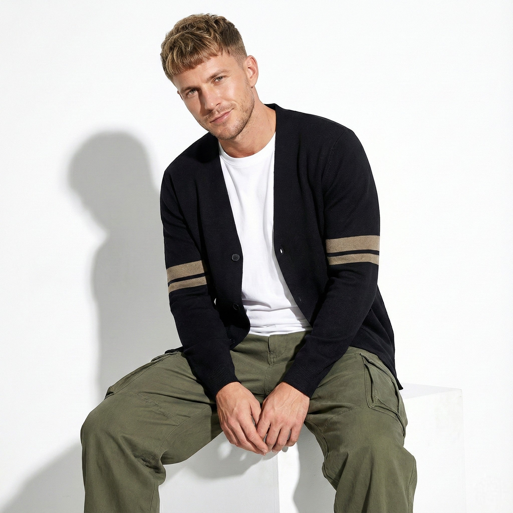 Men's Button-Front Knit Cardigan with Front Pockets