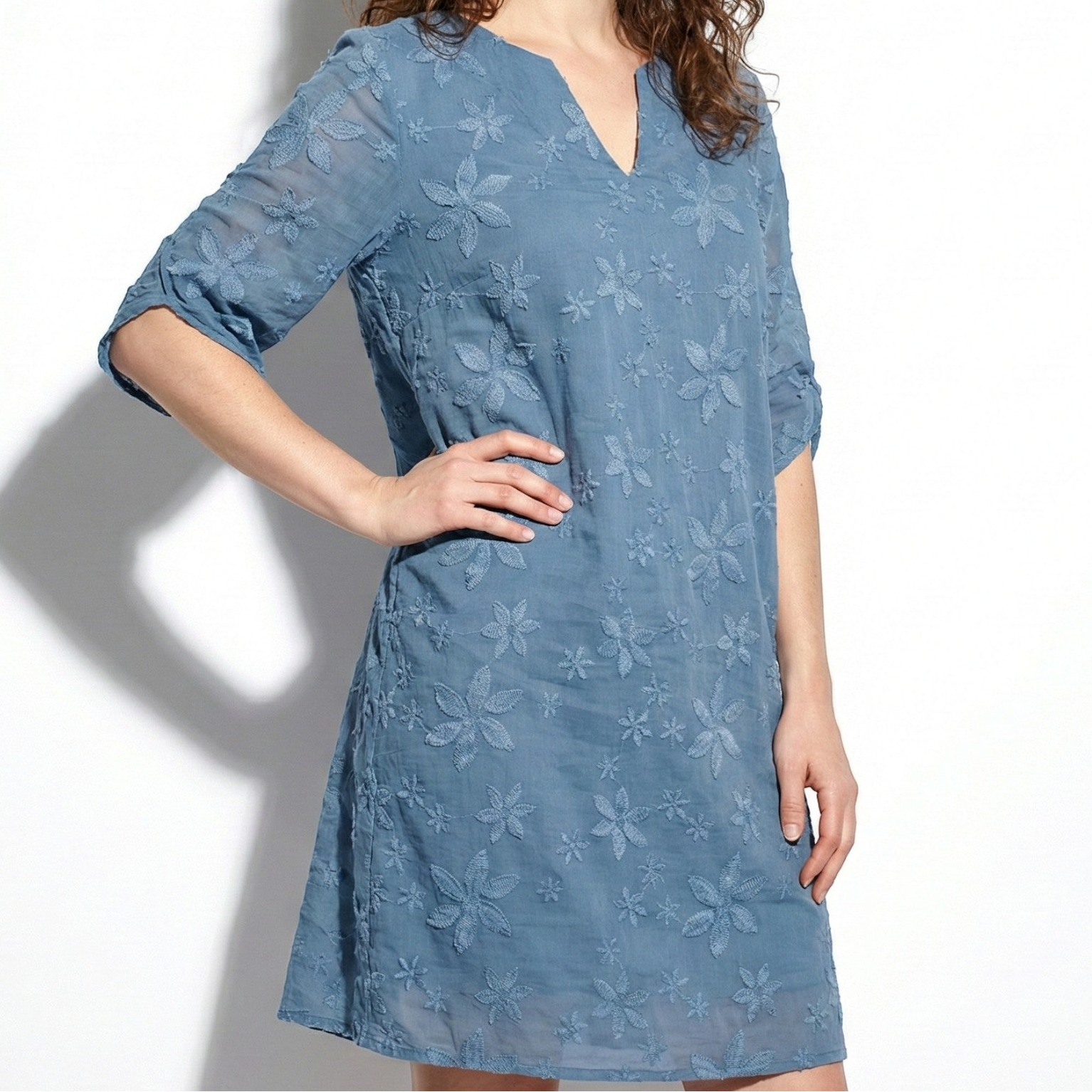 Amber - Women's Floral V-Neck Midi Dress with Half Sleeves