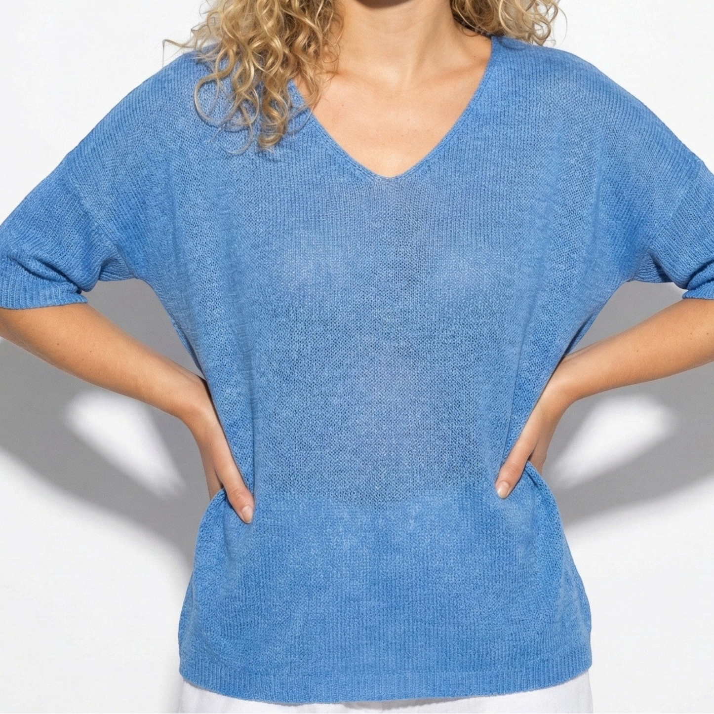 Lily - Women's Lightweight V-Neck Knitted Top with Relaxed Fit