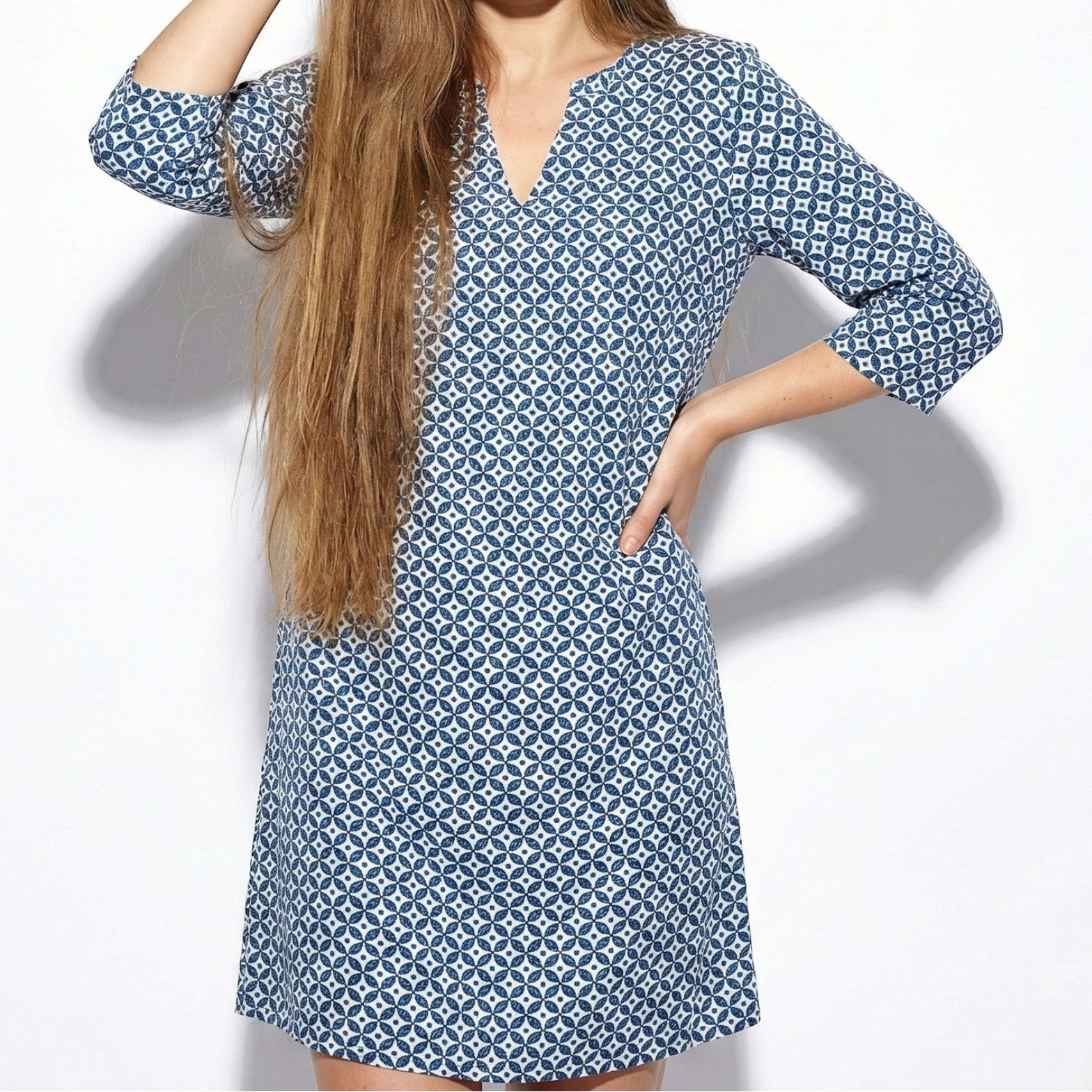 Evie - Women's Mini Dress with Split Neckline and 3/4 Sleeves