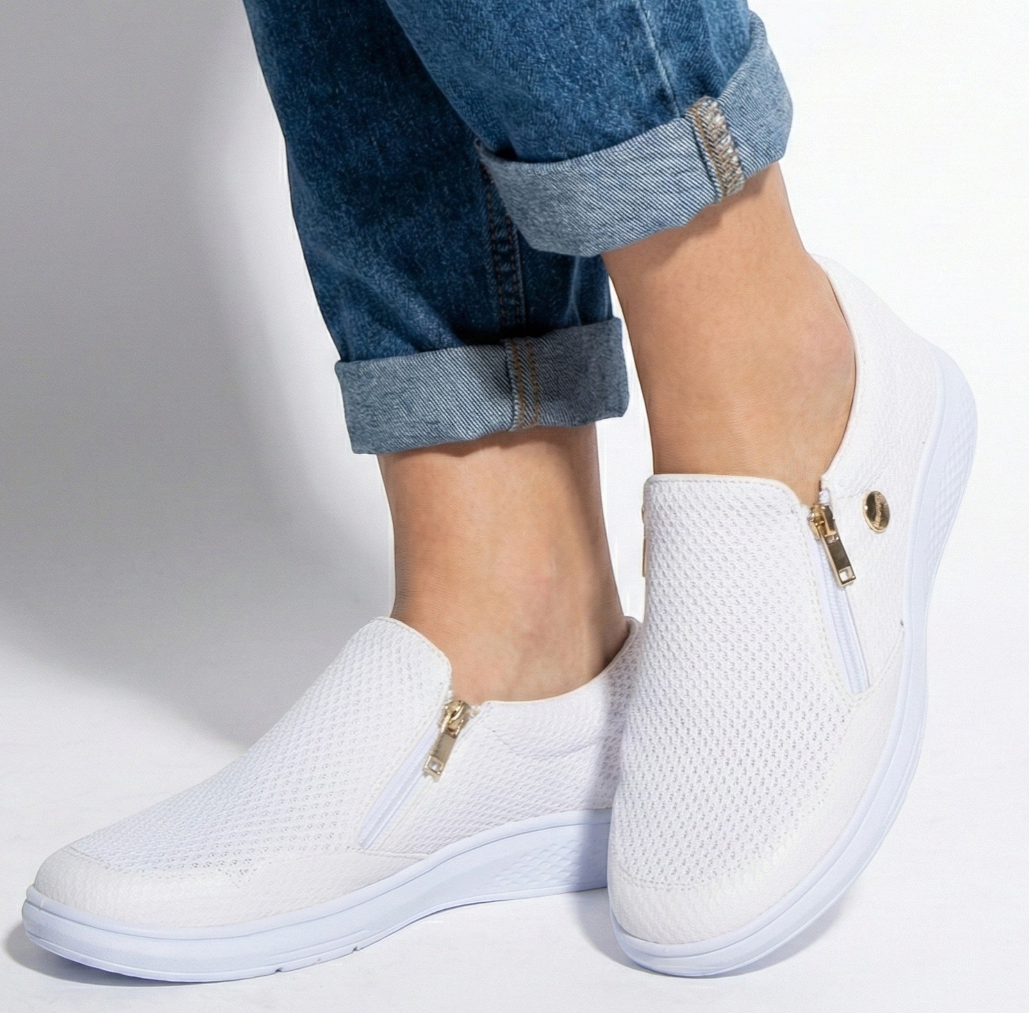 Liana - Women's Breathable Zip-Up Trainers with Textured Finish