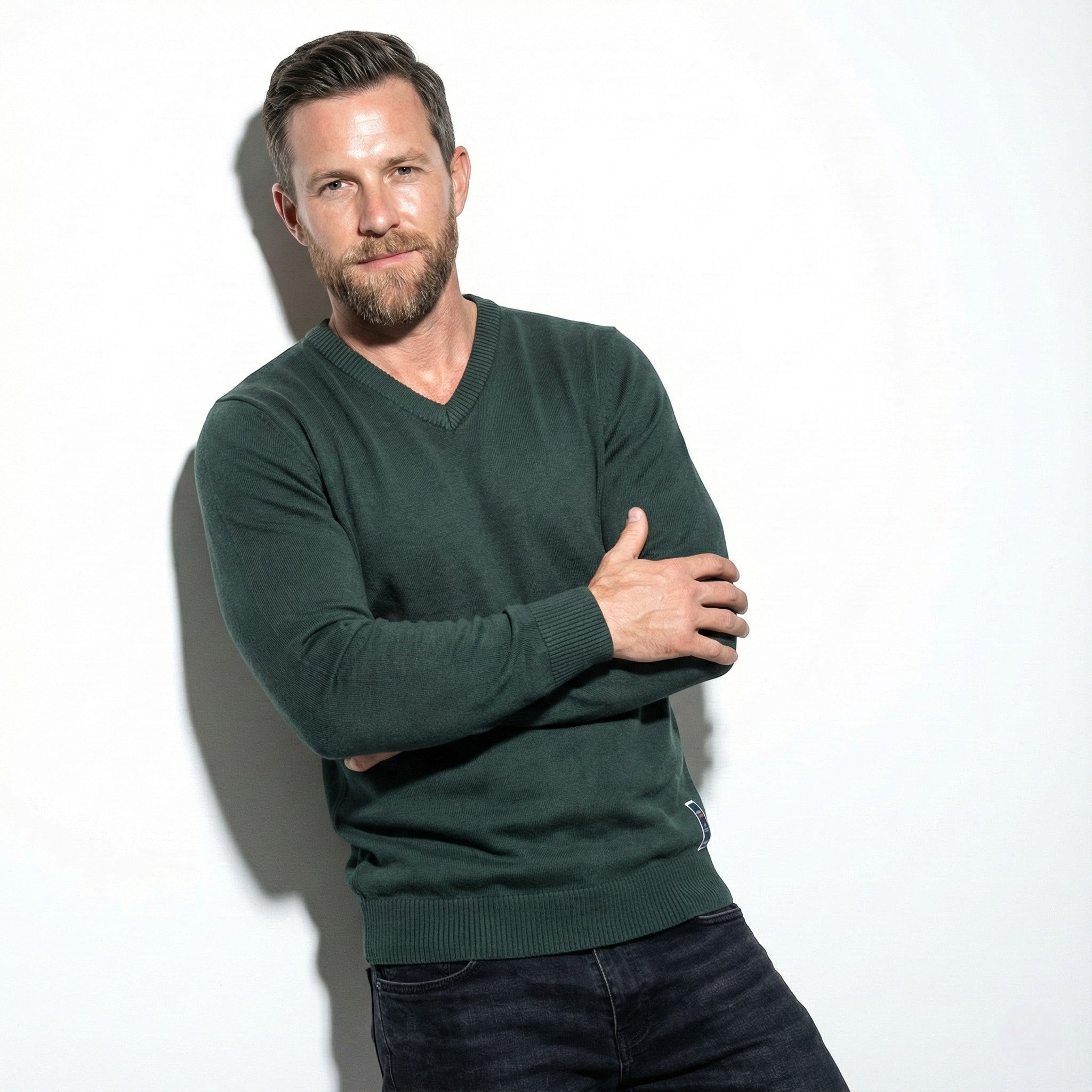 Men's Slim-Fit V-Neck Sweater