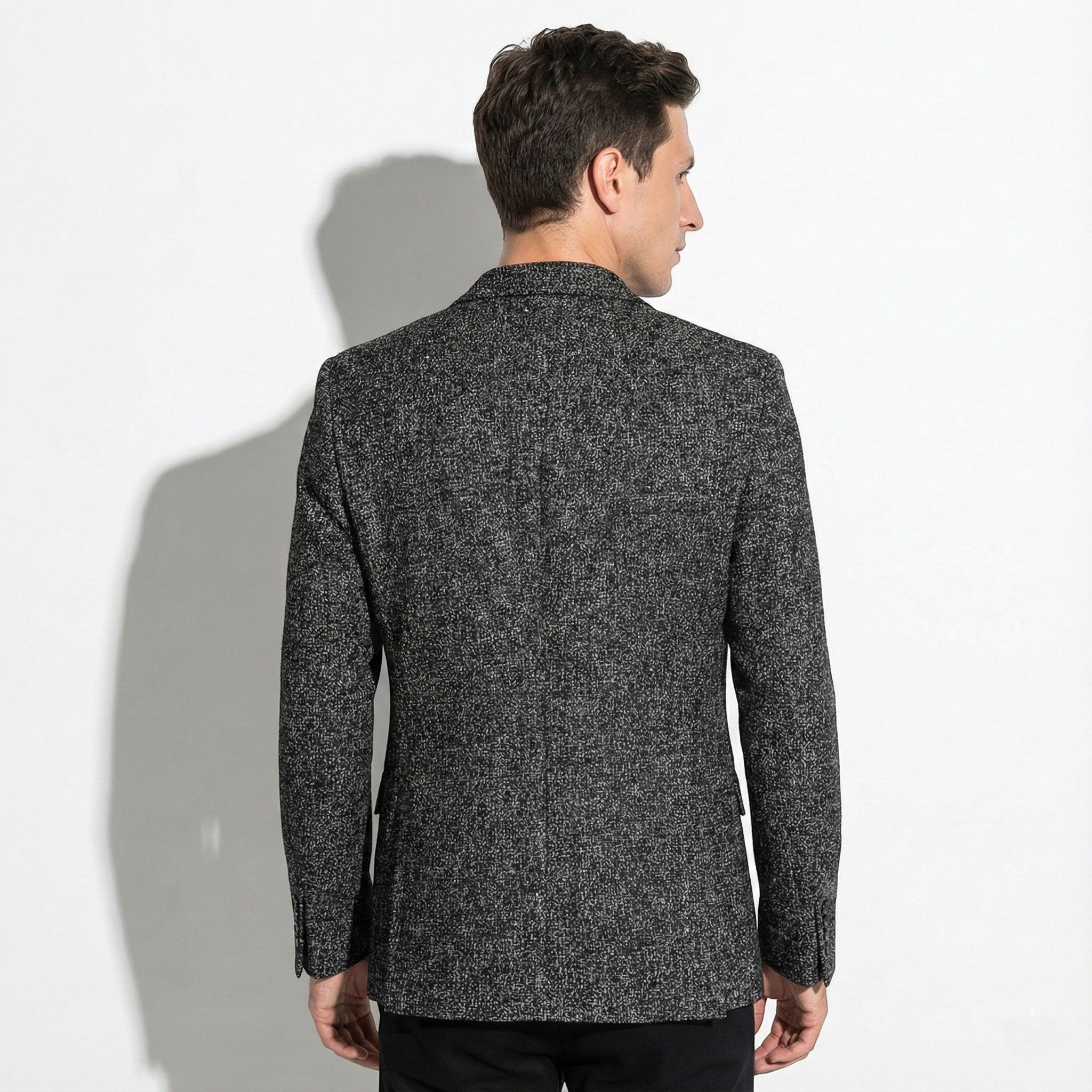 Men’s Slim Fit Textured Blazer with Two-Button Closure and Flap Pockets