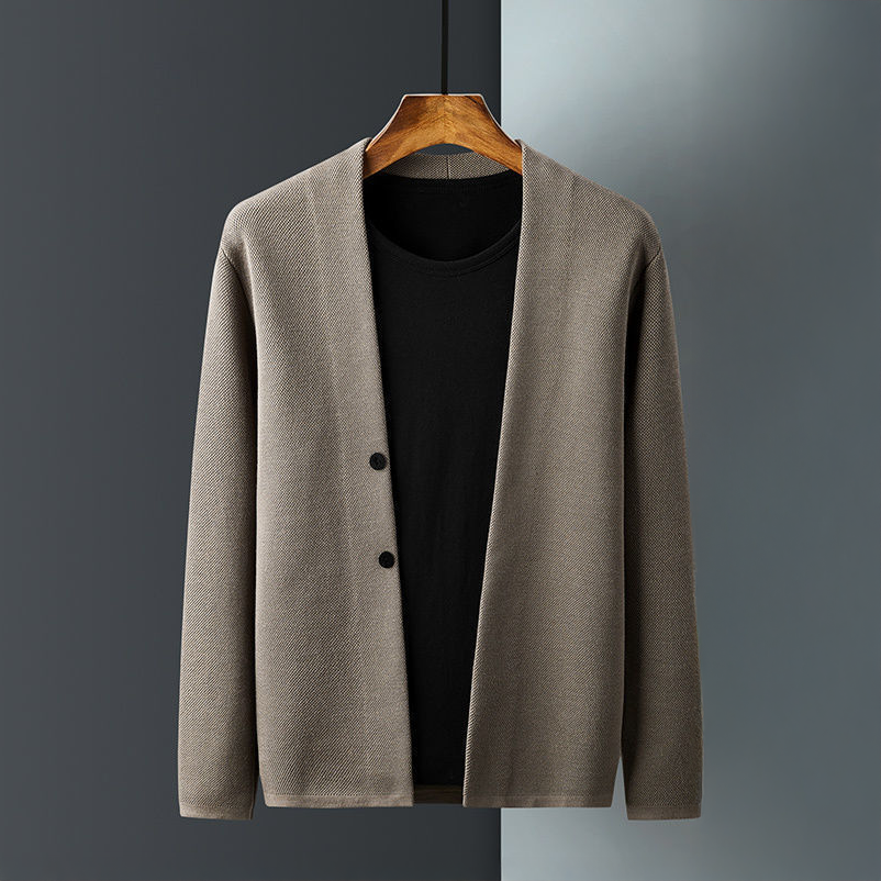 Bryce - Lightweight Cardigan with Elegant Cut