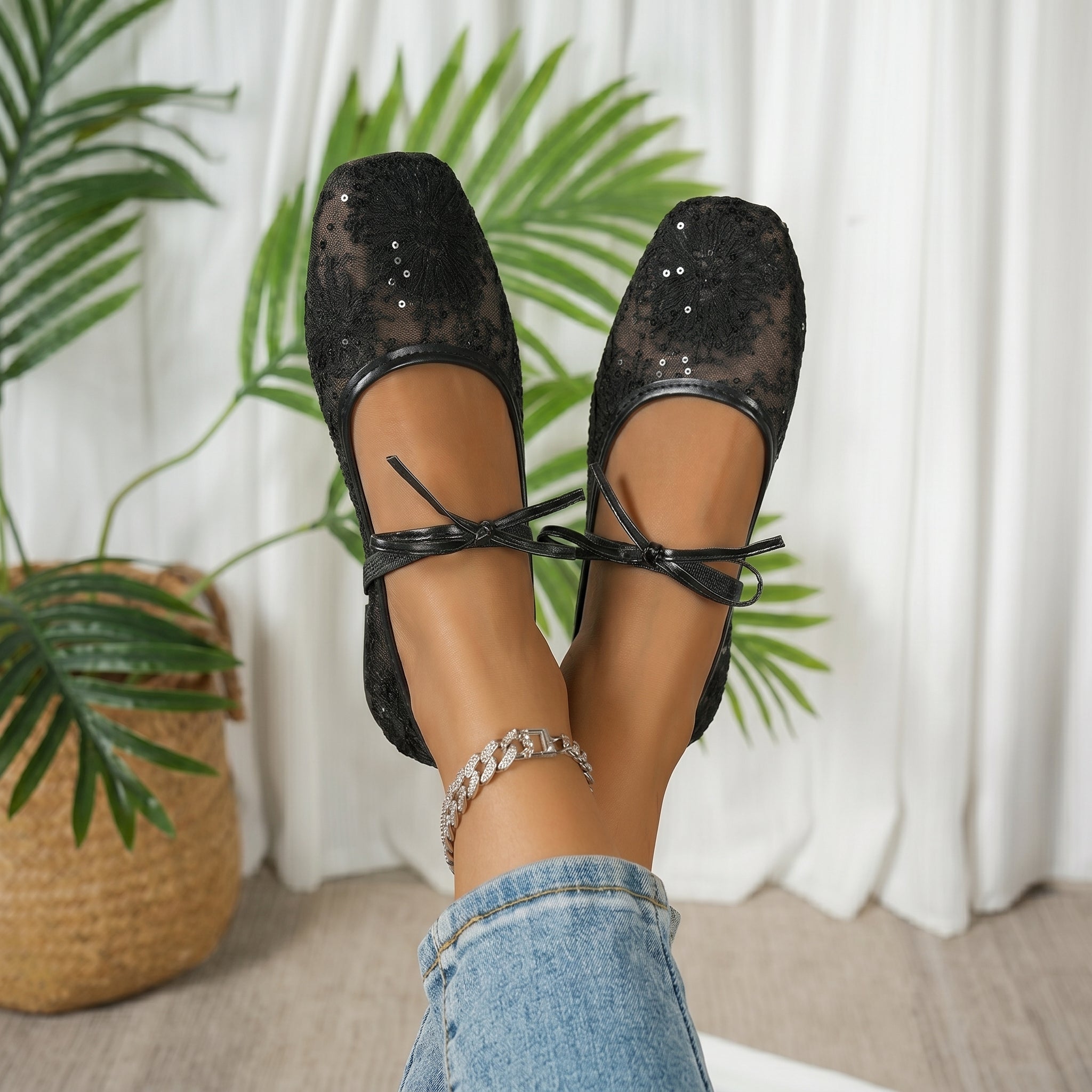 Ellie - Women's Floral Bow Detail Square Toe Mary Jane Flats