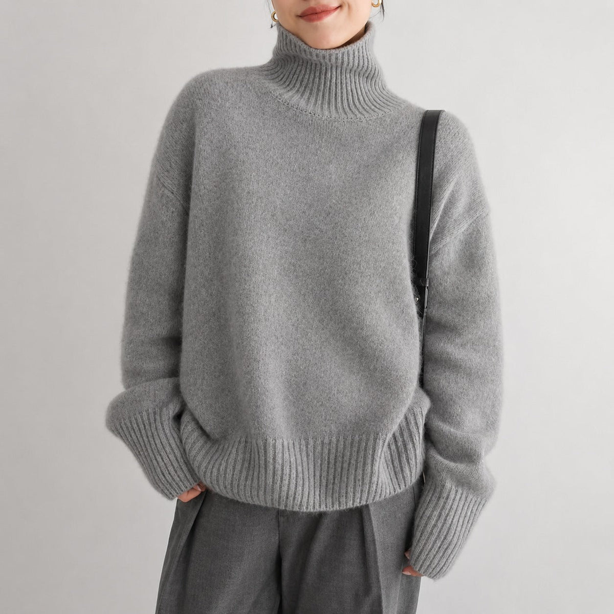 Sophie - Women's Turtleneck Oversized Knit Sweater with Ribbed Cuffs