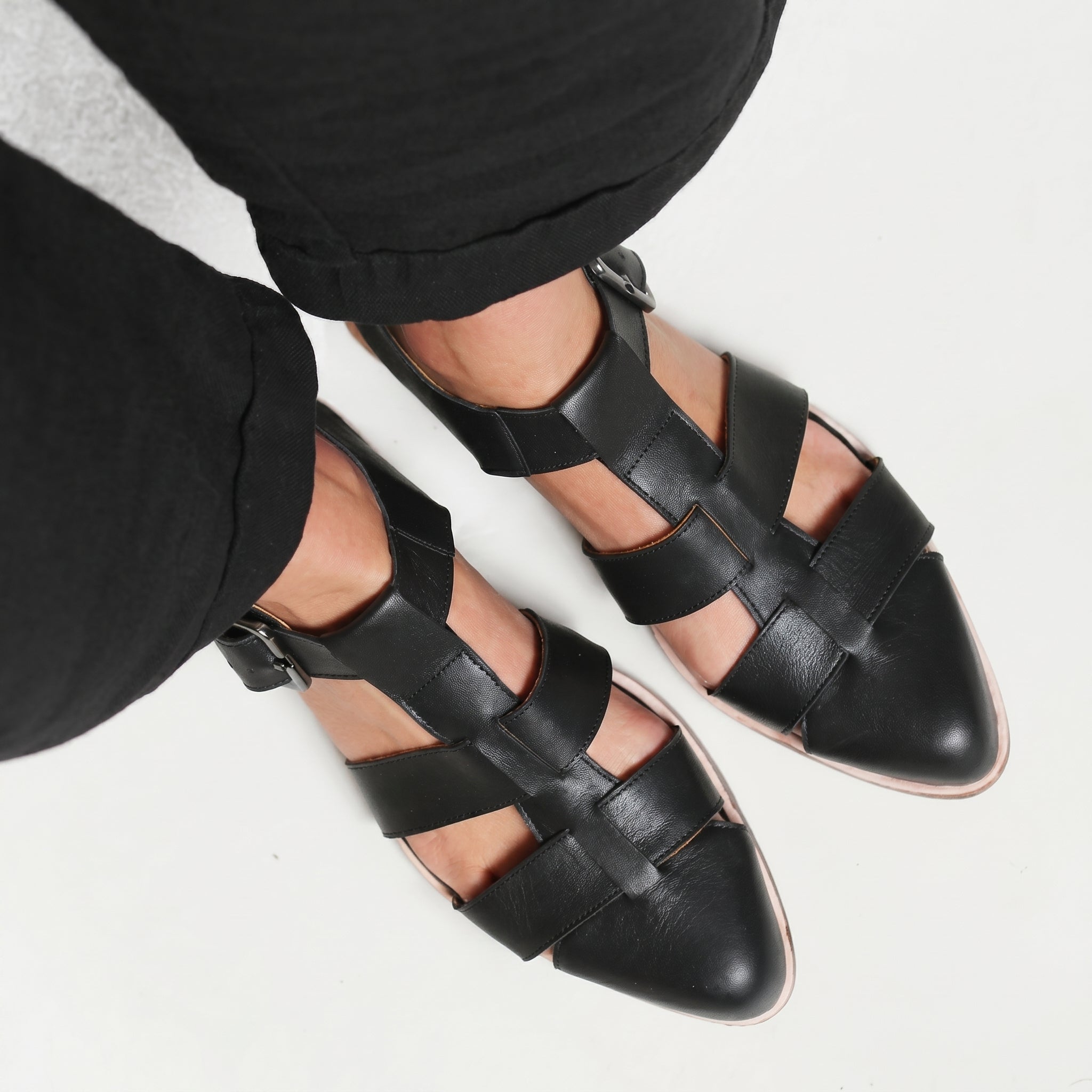 Alice - Women's Pointed Toe Multi - Strap Flat Cage Sandals - Sandal - Black - Parker&Brooks
