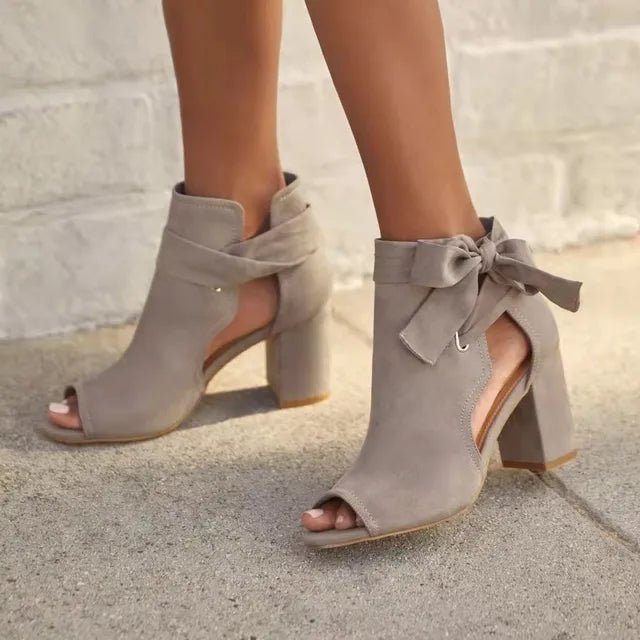 Arabella – Elegant Lace-Up Ankle Boots