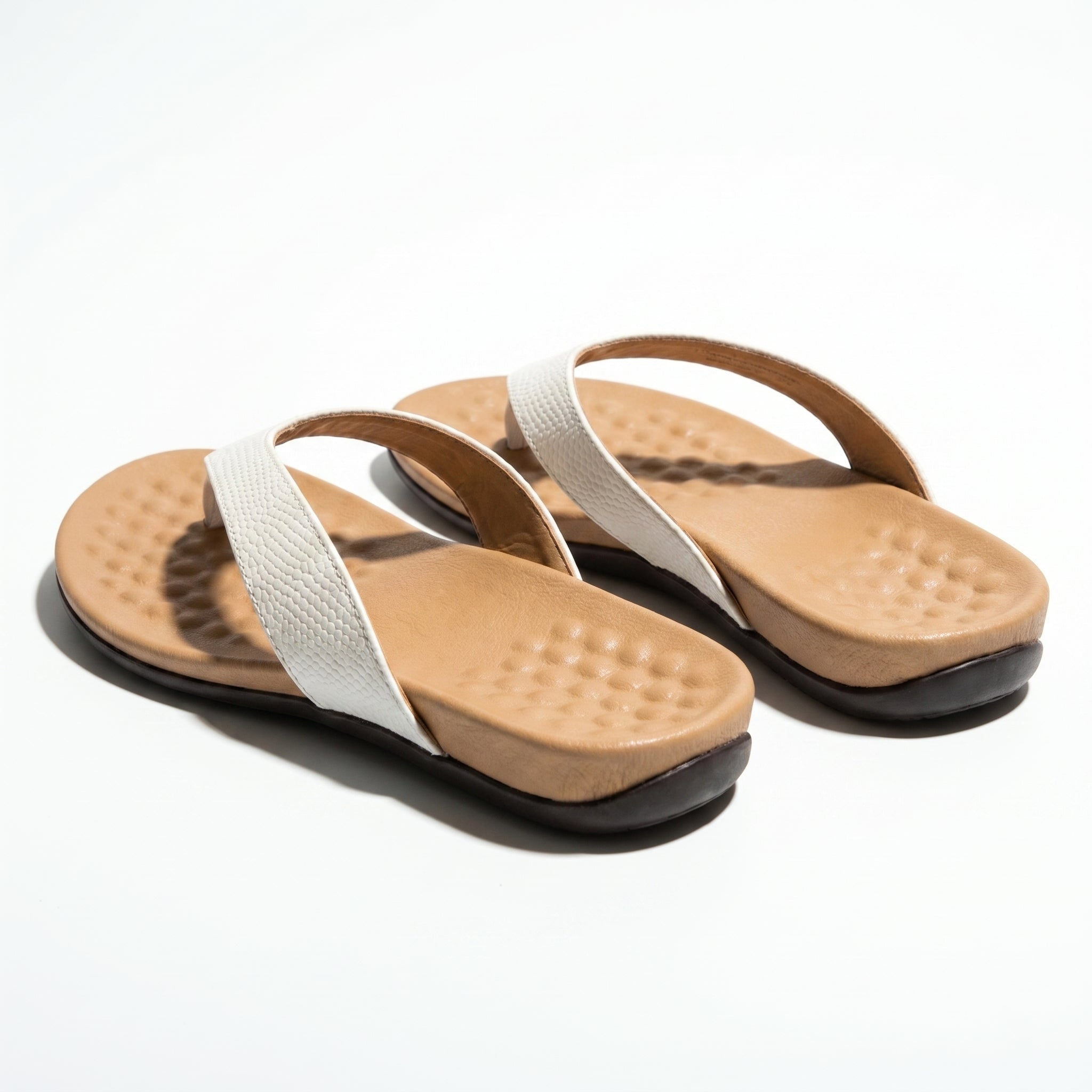 Chloe - Women's Orthopedic Flat Sandals - Sandal - White - Parker&Brooks