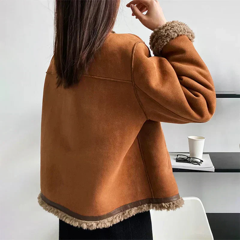Karola – Relaxed Fit Jacket for Cool Days and Layering