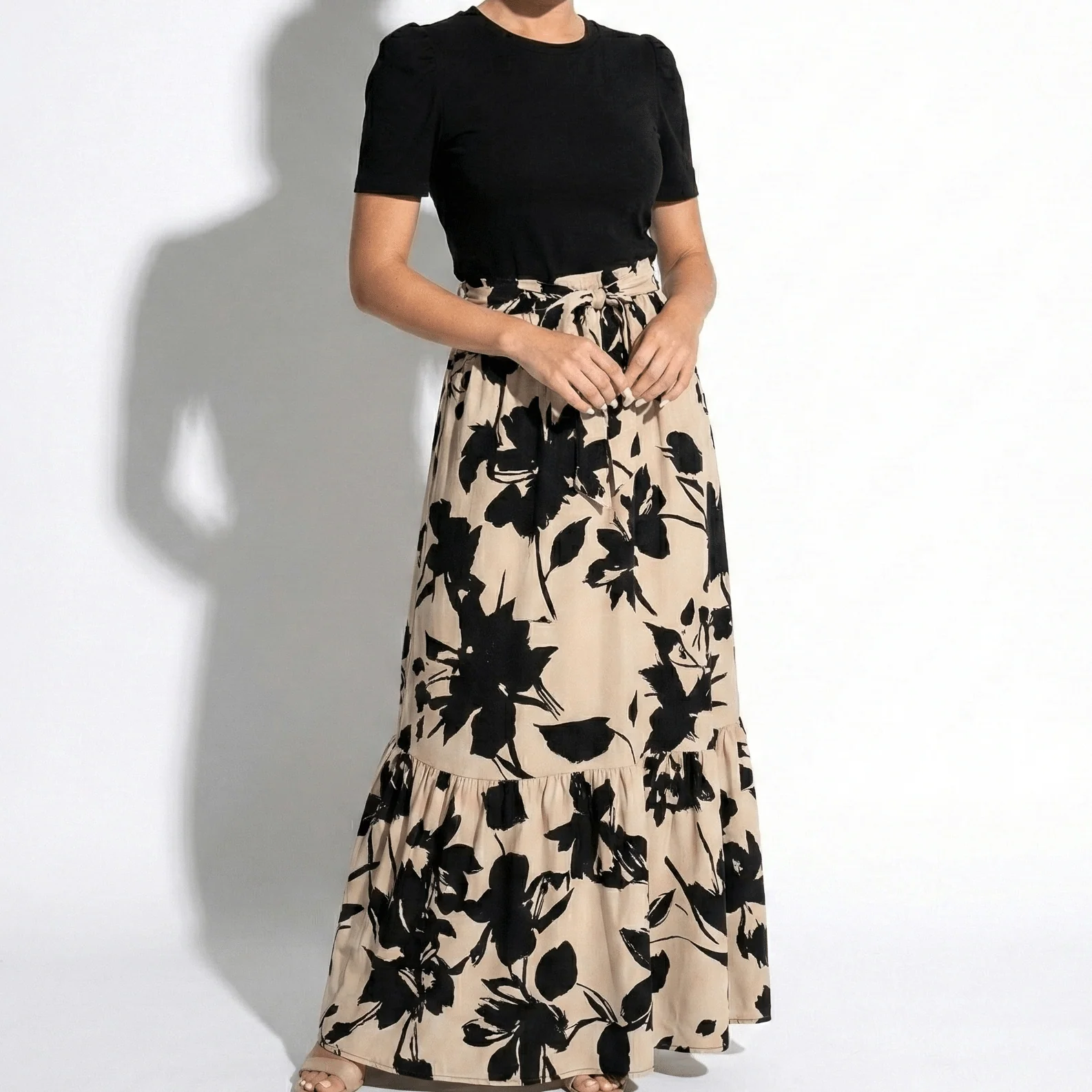 Hannah - Women's Bold Floral Print Maxi Dress