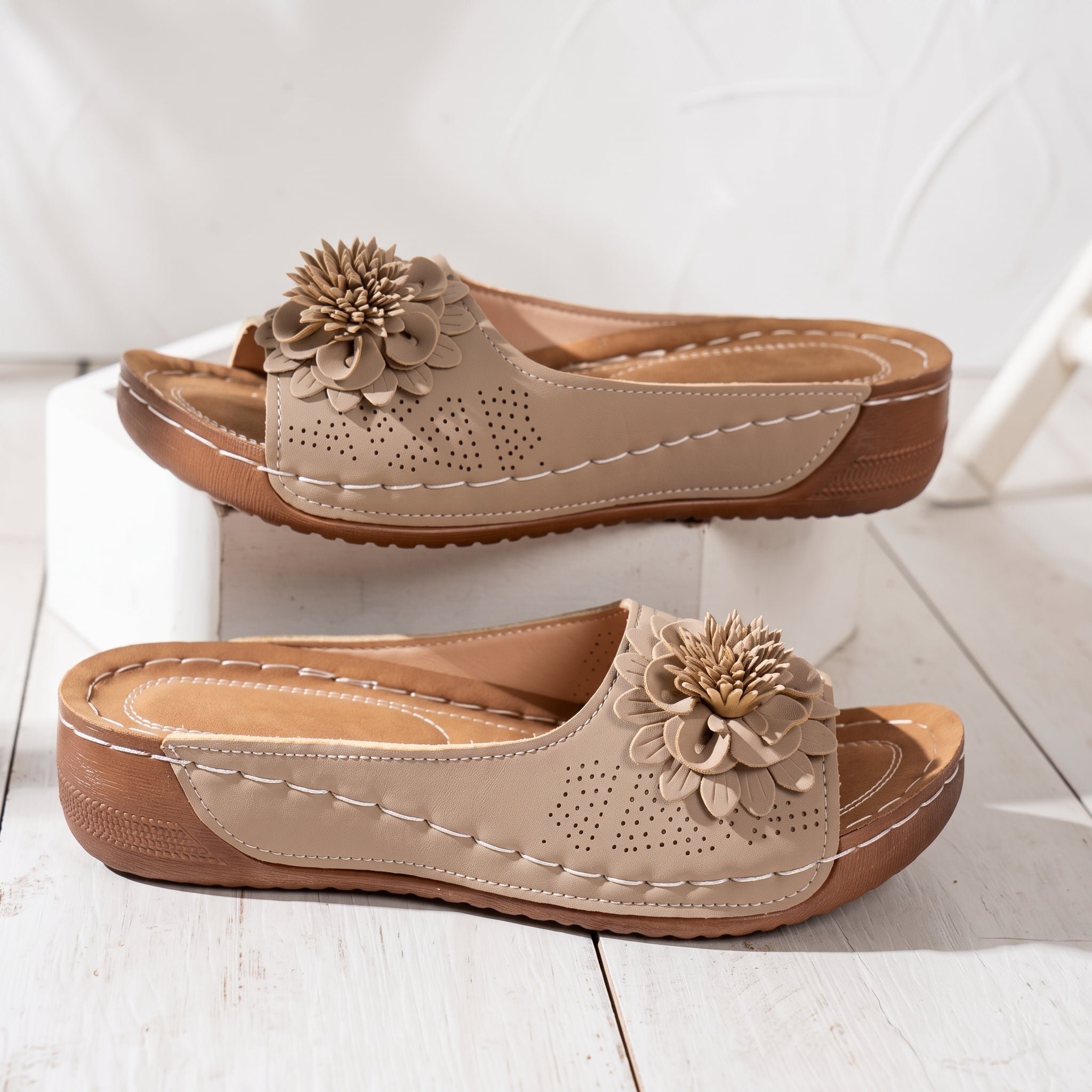 Johanna – Women's Orthopedic Floral Detail Wedge Sandals - Sandals - Khaki - Parker&Brooks