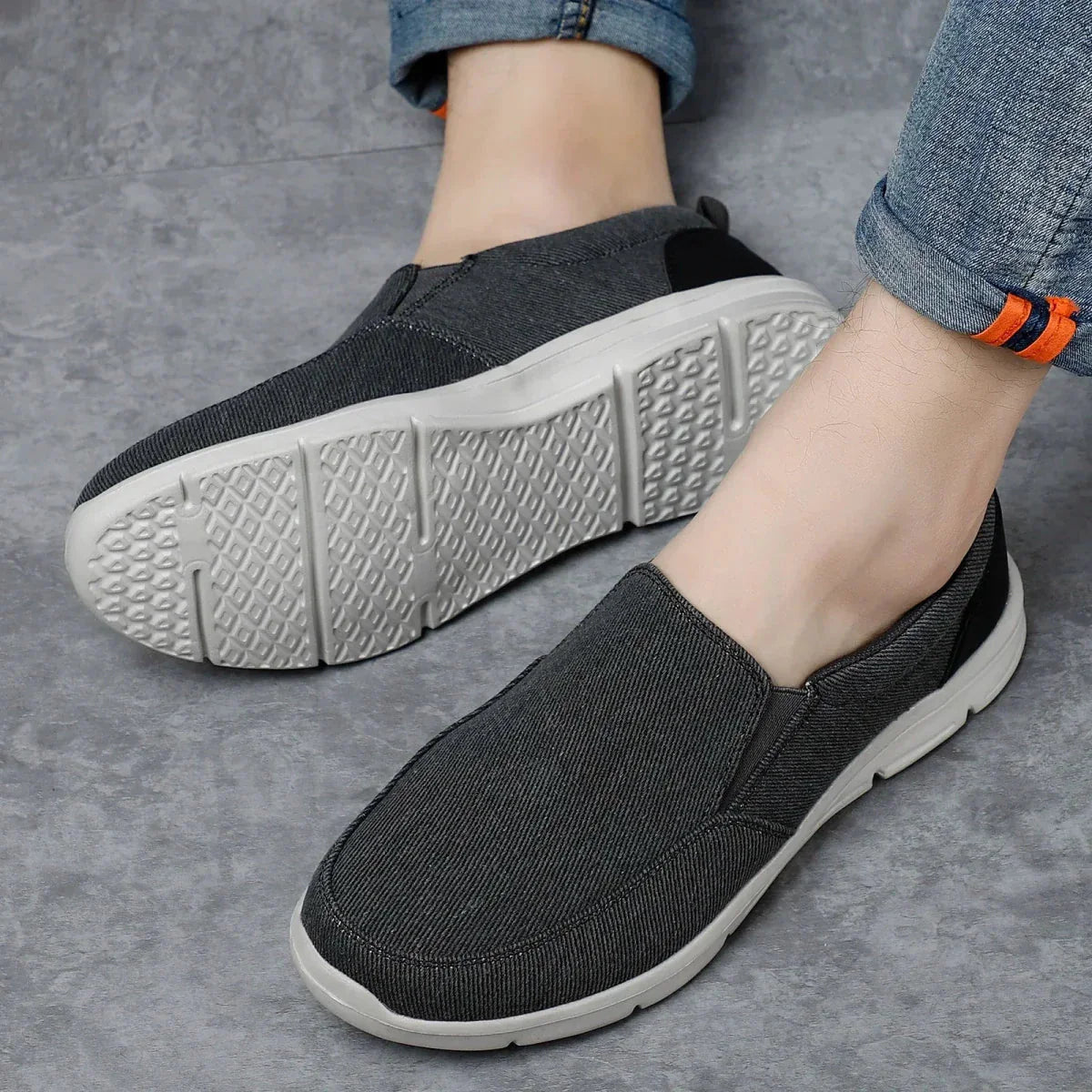 Jonas - Men's Orthopedic Slip - On Sneakers with Cushioned Sole - Trainers - Black - Parker&Brooks