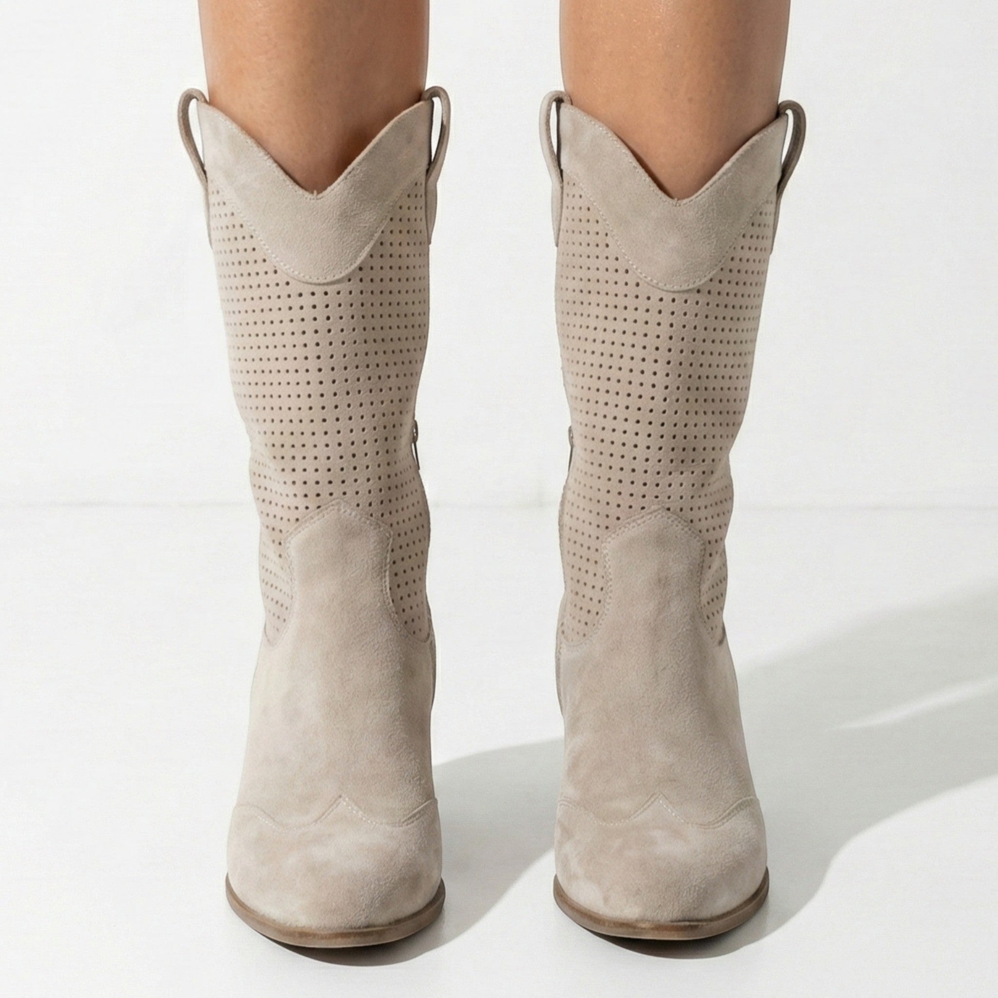 Josiane - Women's Block Heel Cowboy Boots - Boots - Beige - Parker&Brooks