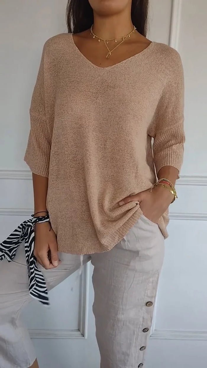 Juna – Elegant V-Neck Knitted Top