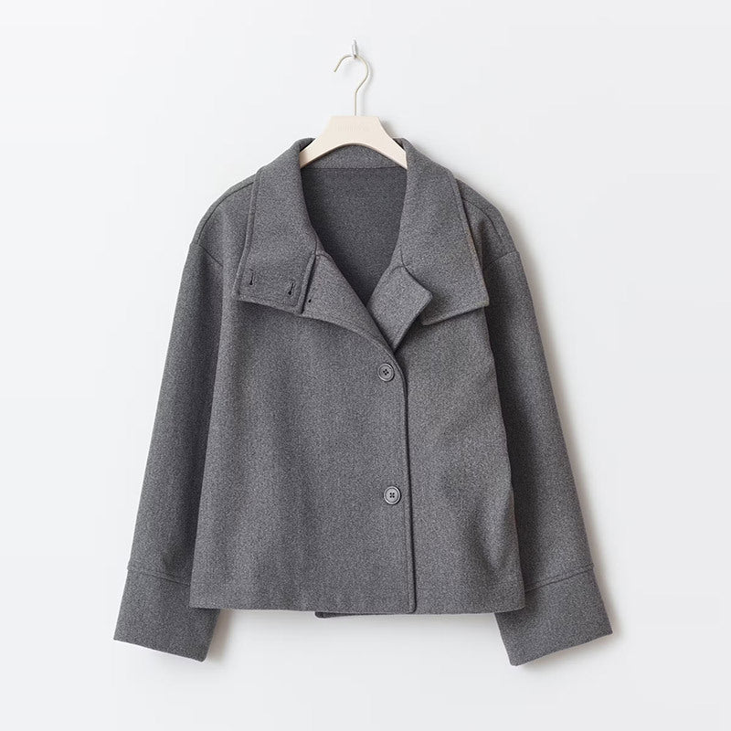 Lena – Short Jacket with Single-Breasted Closure