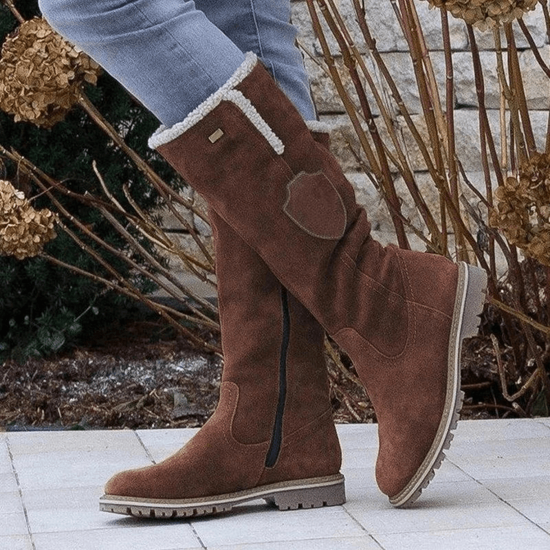 Lena – Lined Winter Boots with Decorative Patch Accent
