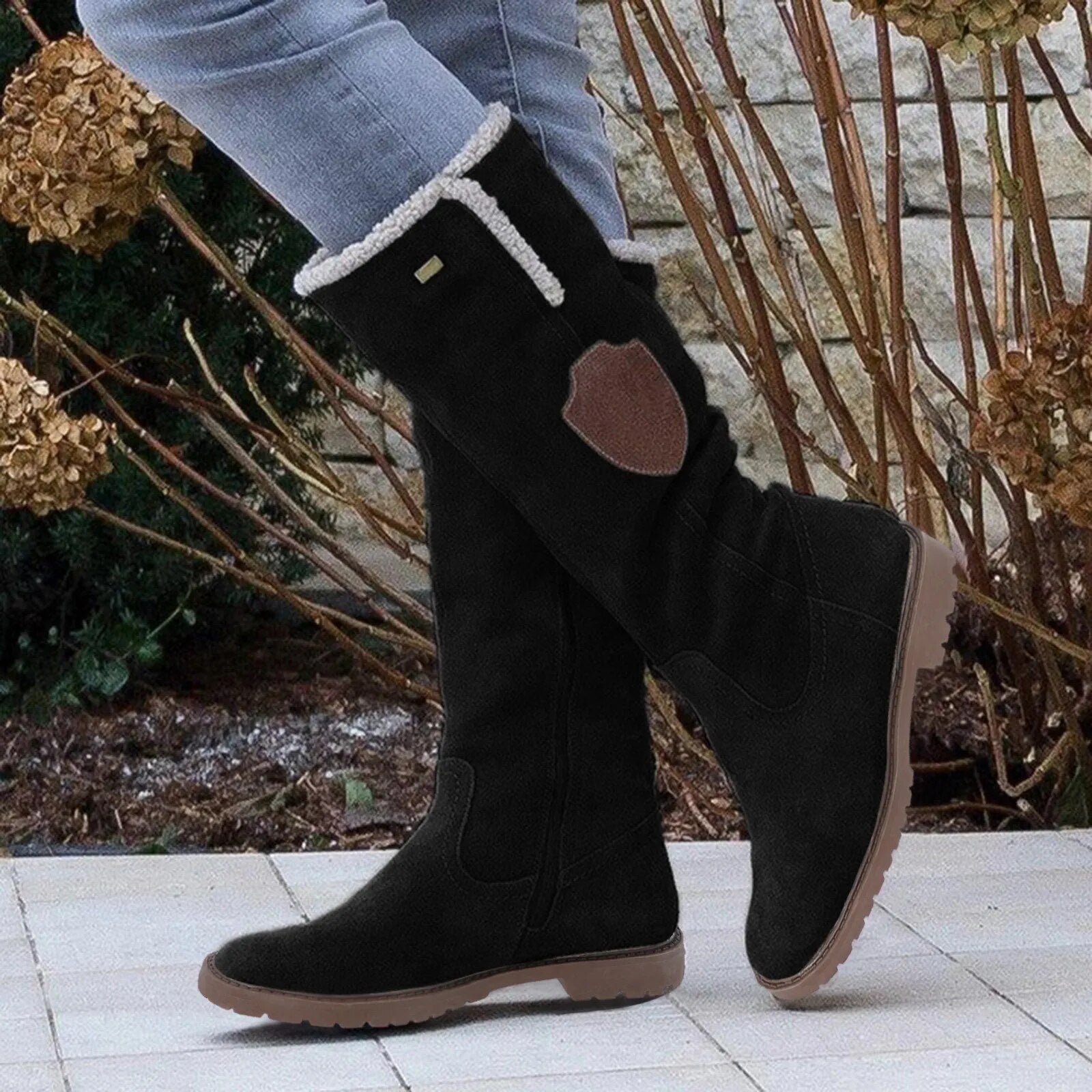 Lena – Lined Winter Boots with Decorative Patch Accent
