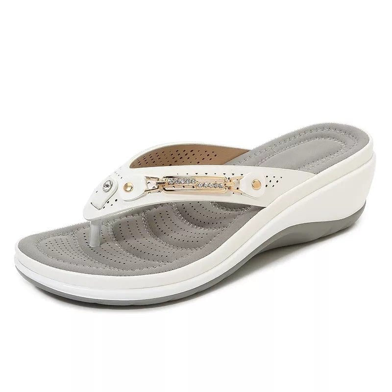 Rosie - Women's Wedge Flip - Flop Sandals - Sandals - White - Parker&Brooks