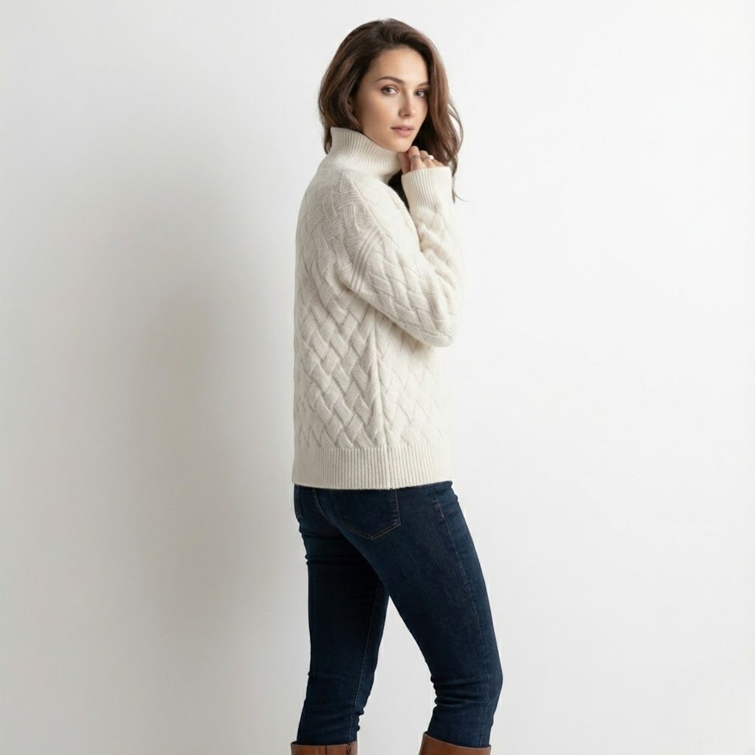 Sena – Women's Wool Sweater with Cable Pattern