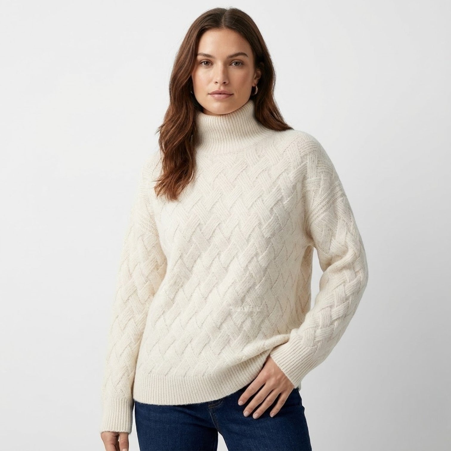Sena – Women's Wool Sweater with Cable Pattern