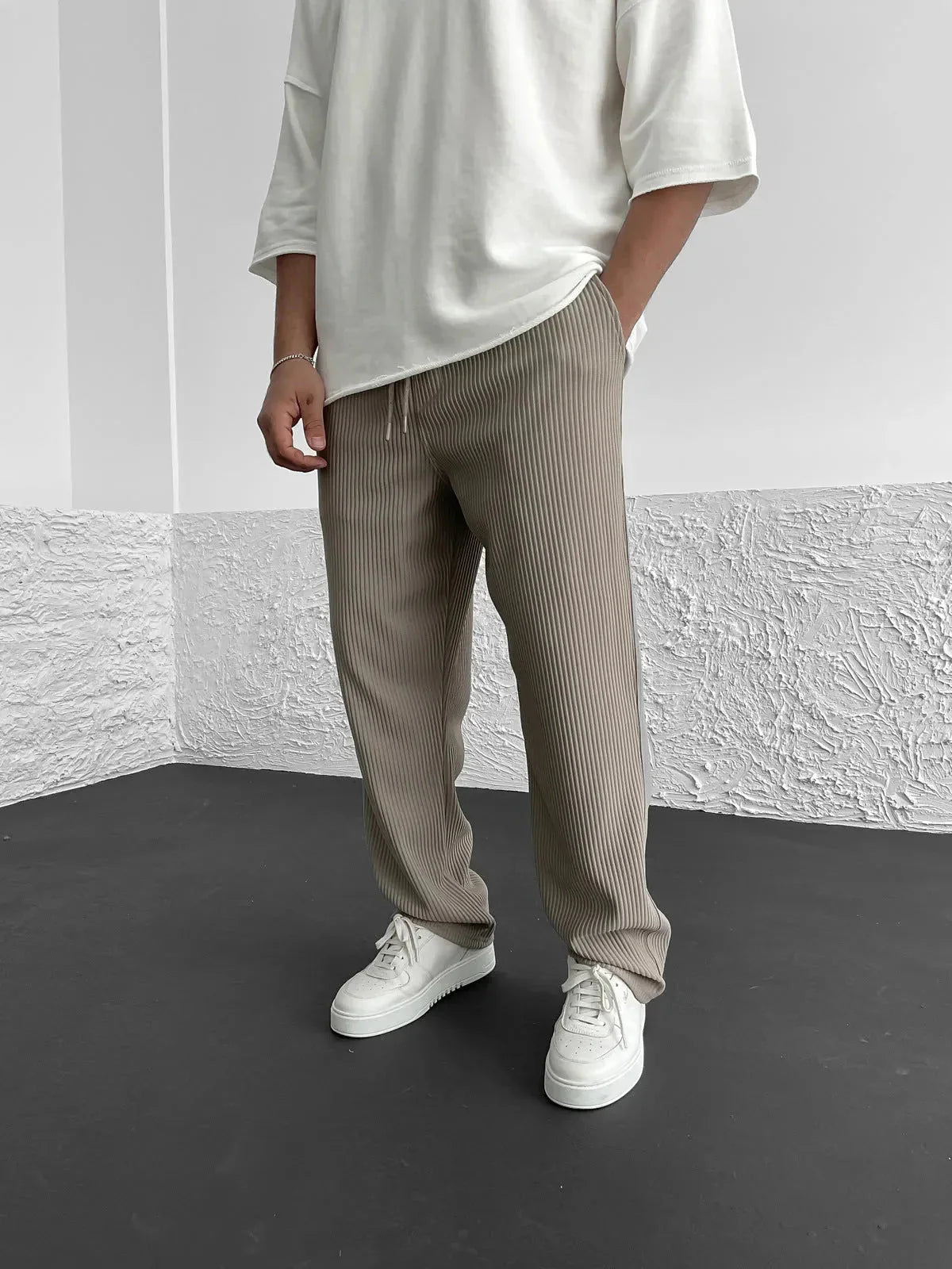 Xaver – Relaxed Ribbed Trousers