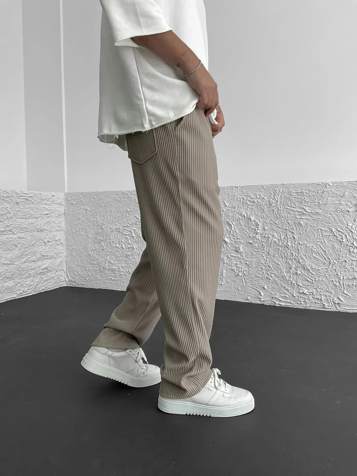 Xaver – Relaxed Ribbed Trousers
