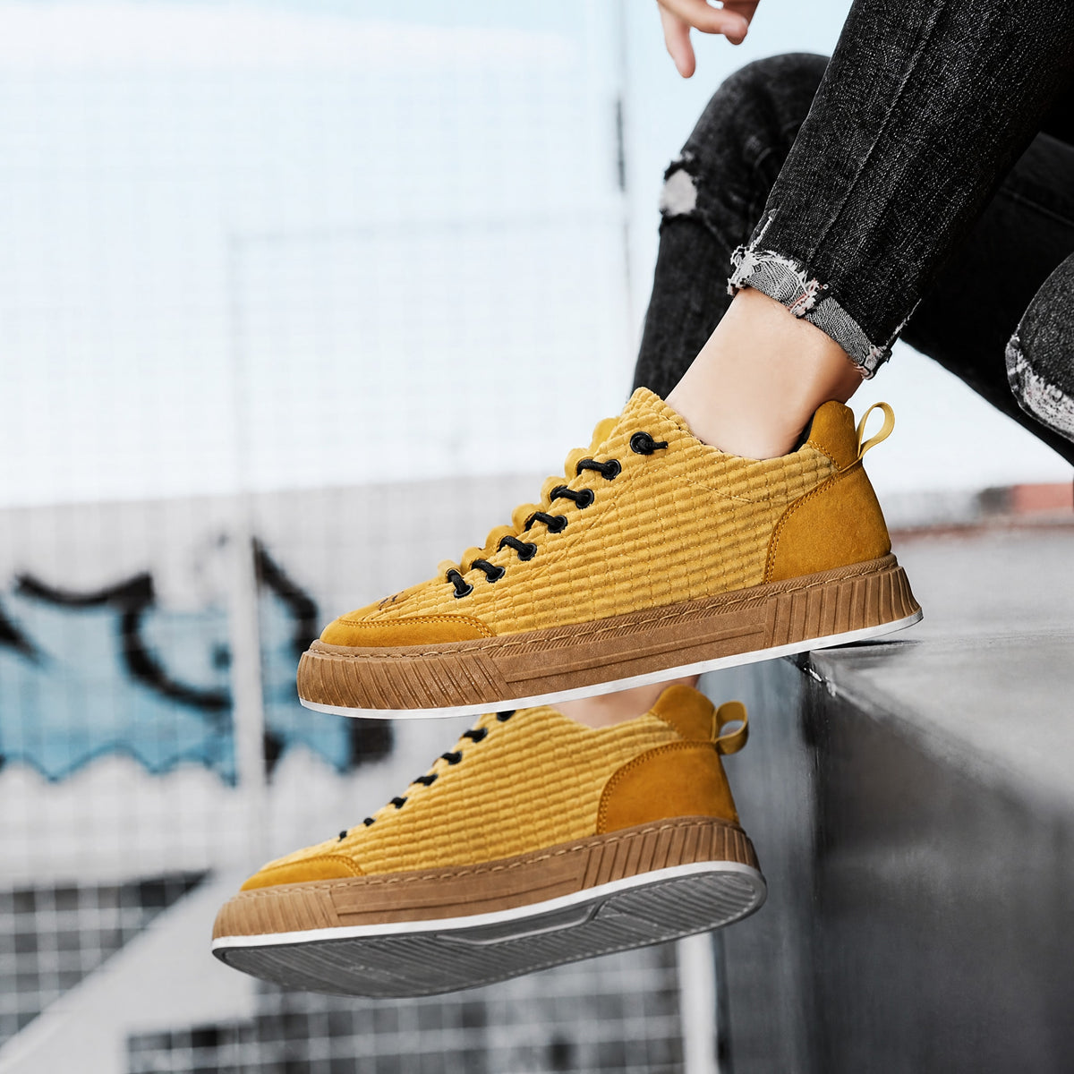 Jonas - Men's Orthopedic Quilted Low-Top Lace-Up Sneakers