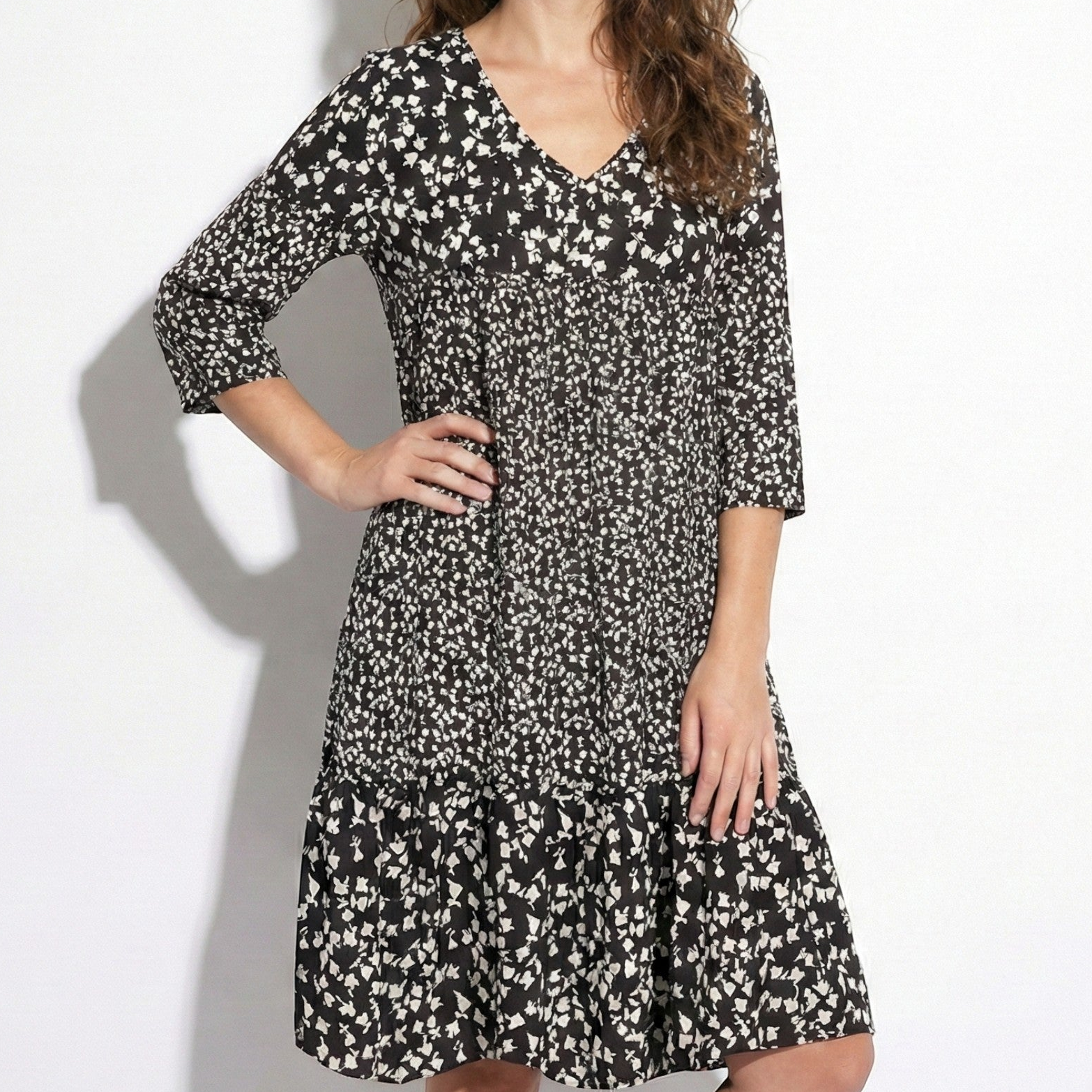 Grace - Women's Floral Print V-Neck Mini Dress