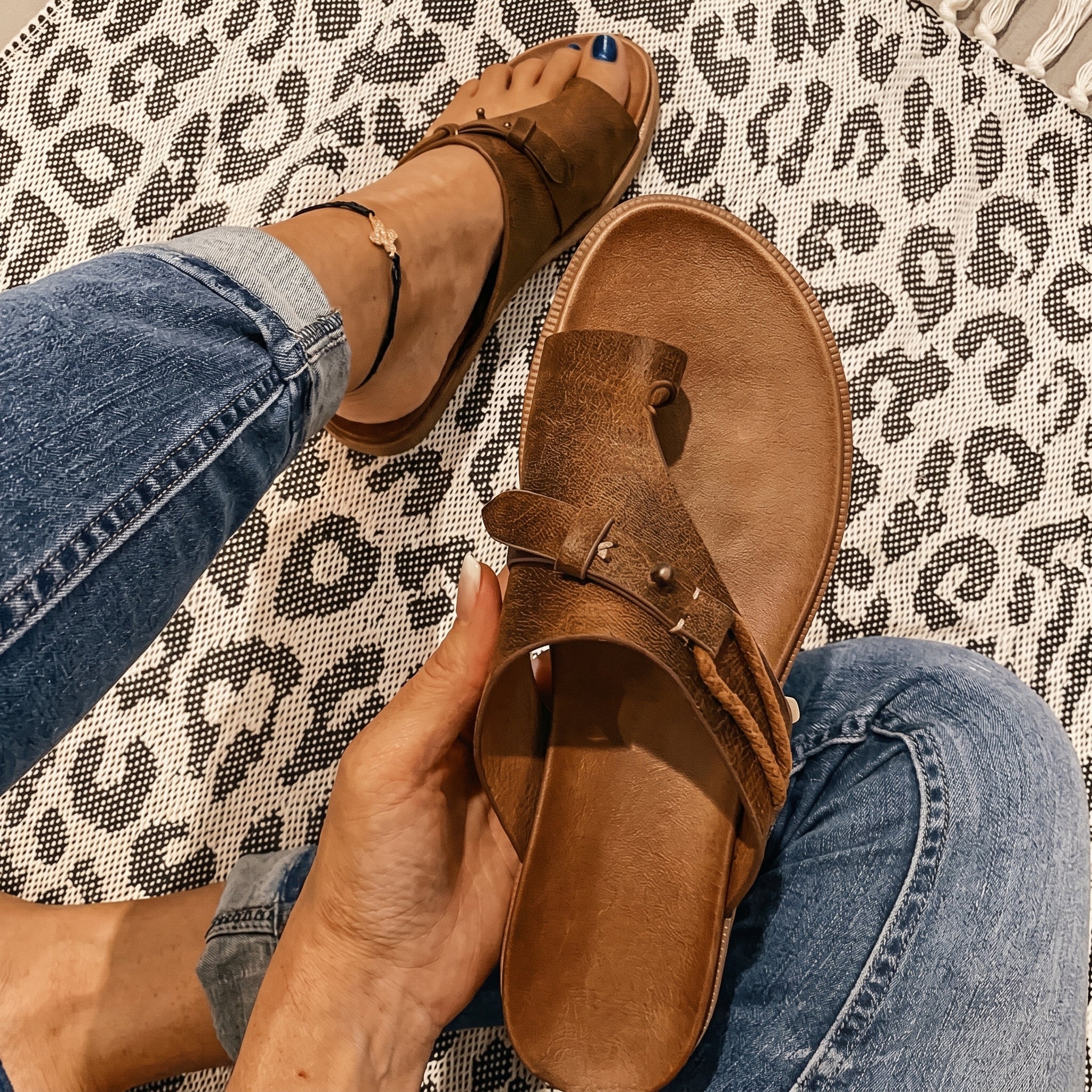 Fiona - Women's Orthopedic Toe-Post Flat Sandals