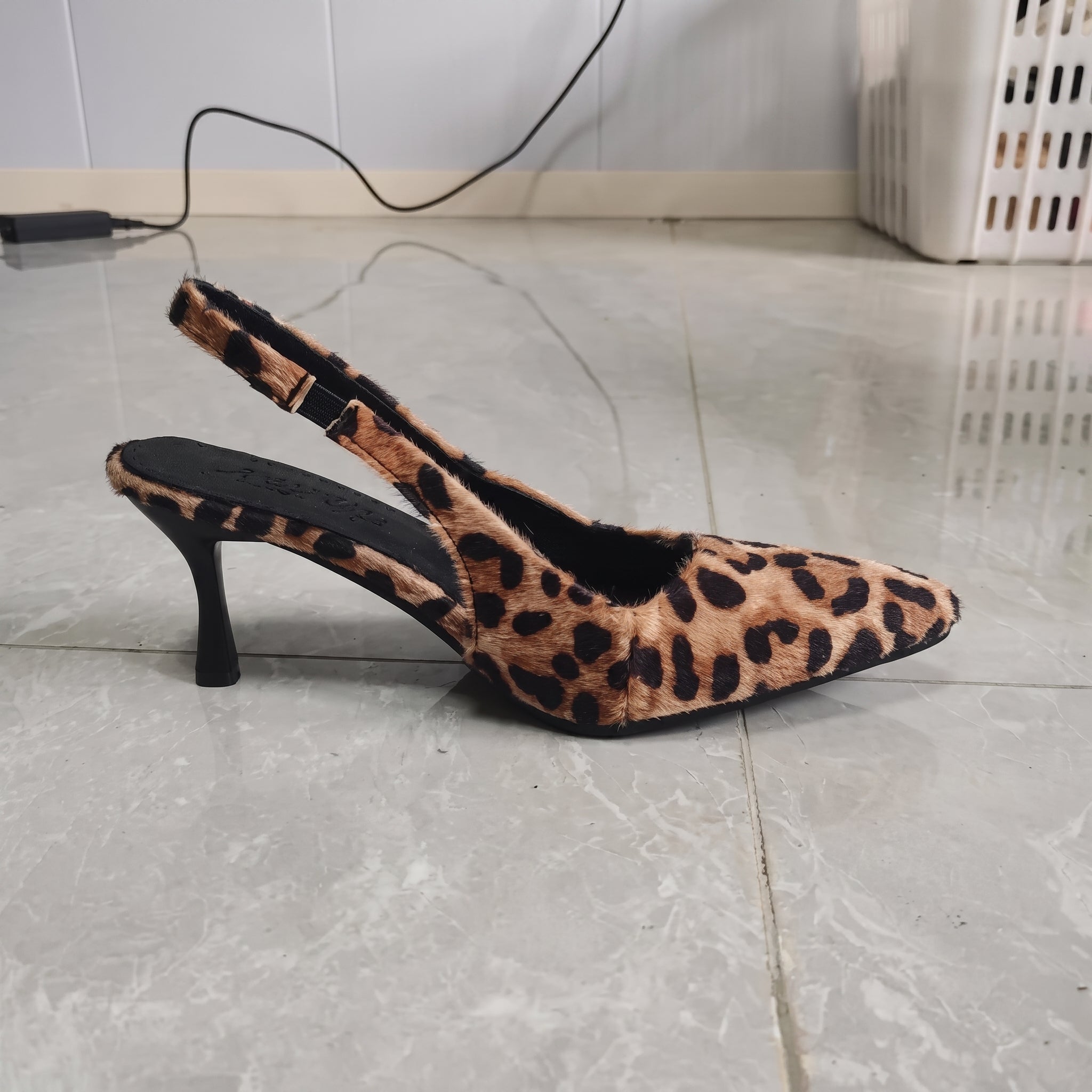 Daisy - Women's Leopard Print Pointed Toe Slingback Kitten Heel Pumps