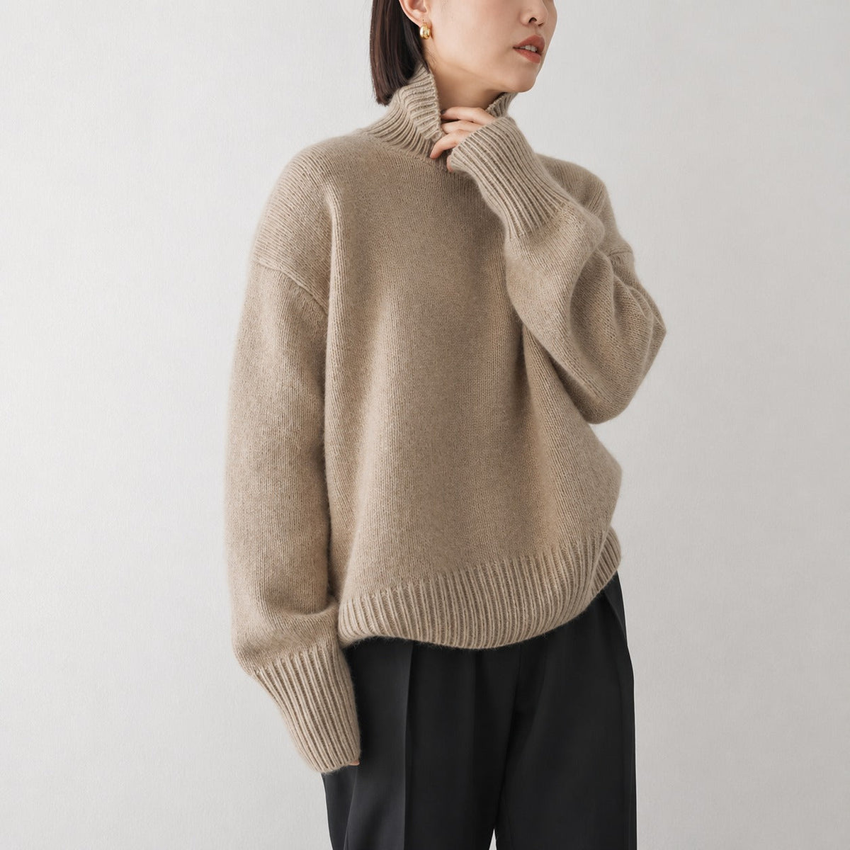 Sophie - Women's Turtleneck Oversized Knit Sweater with Ribbed Cuffs