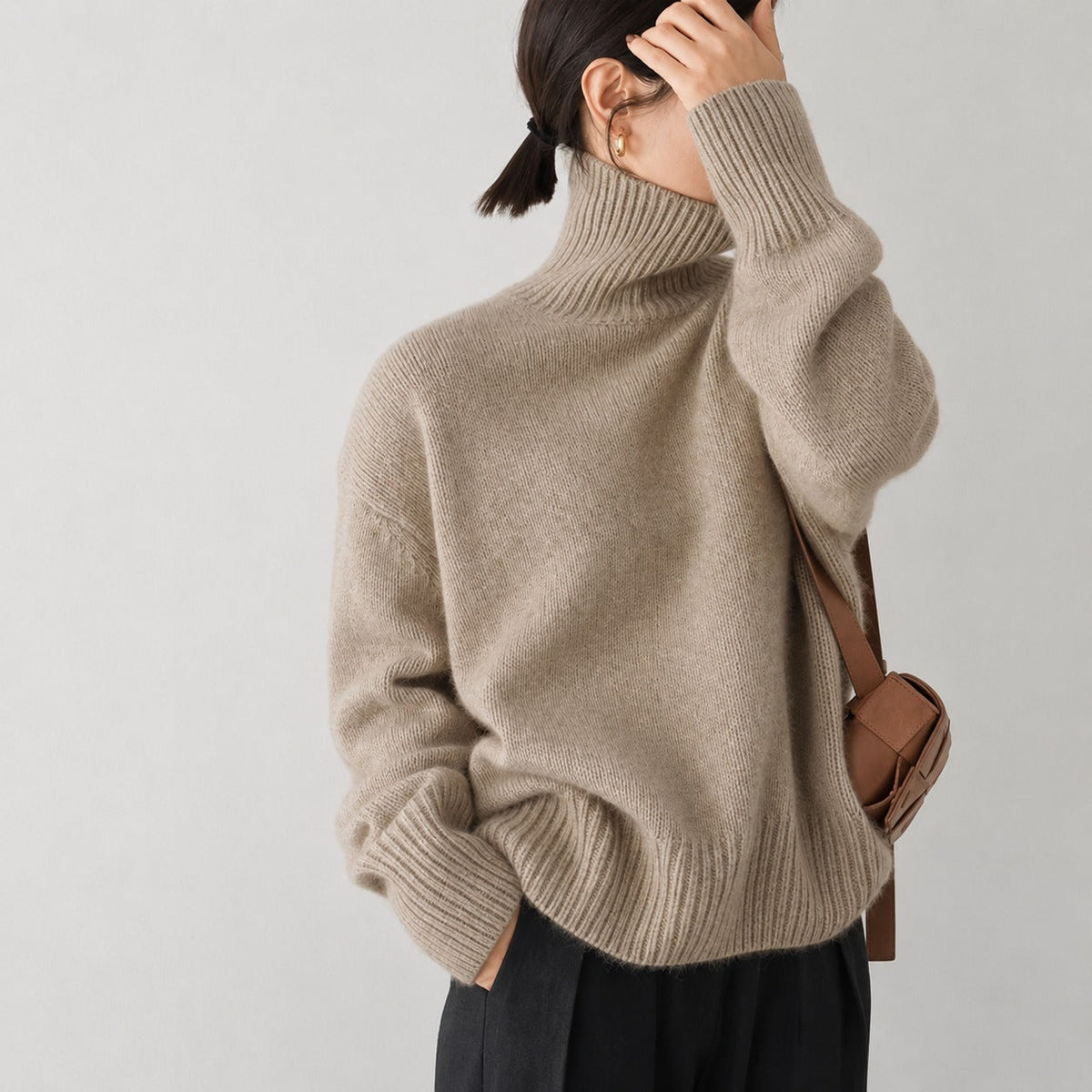 Sophie - Women's Turtleneck Oversized Knit Sweater with Ribbed Cuffs