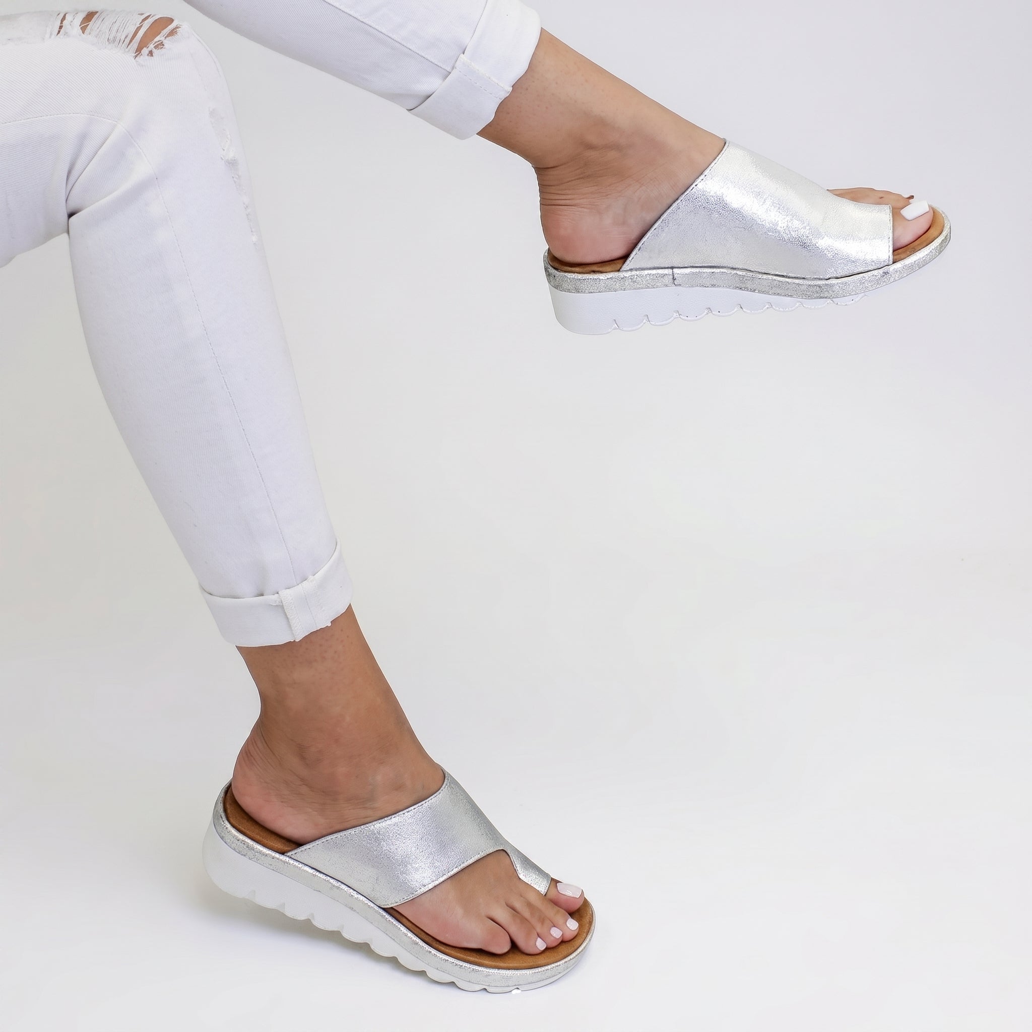 Alice - Women's Orthopaedic Toe-Post Wedge Sandals - Sandals - Silver - Parker&Brooks