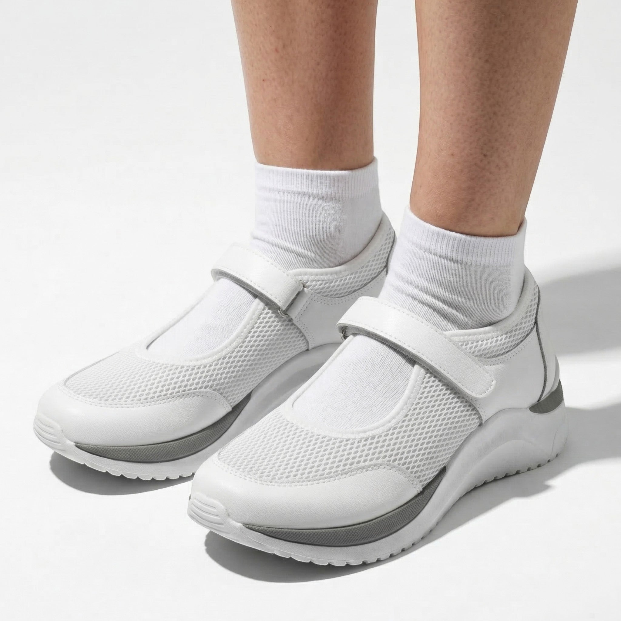 Amelia - Women's Orthopedic Sneakers with Velcro Strap - Sneakers - White - Parker&Brooks