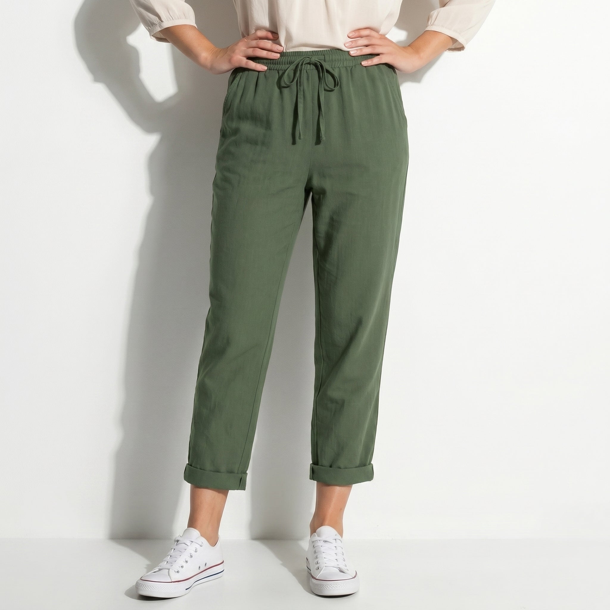 Amelia - Women's Relaxed Fit Drawstring Trousers - Trousers - Green - Parker&Brooks