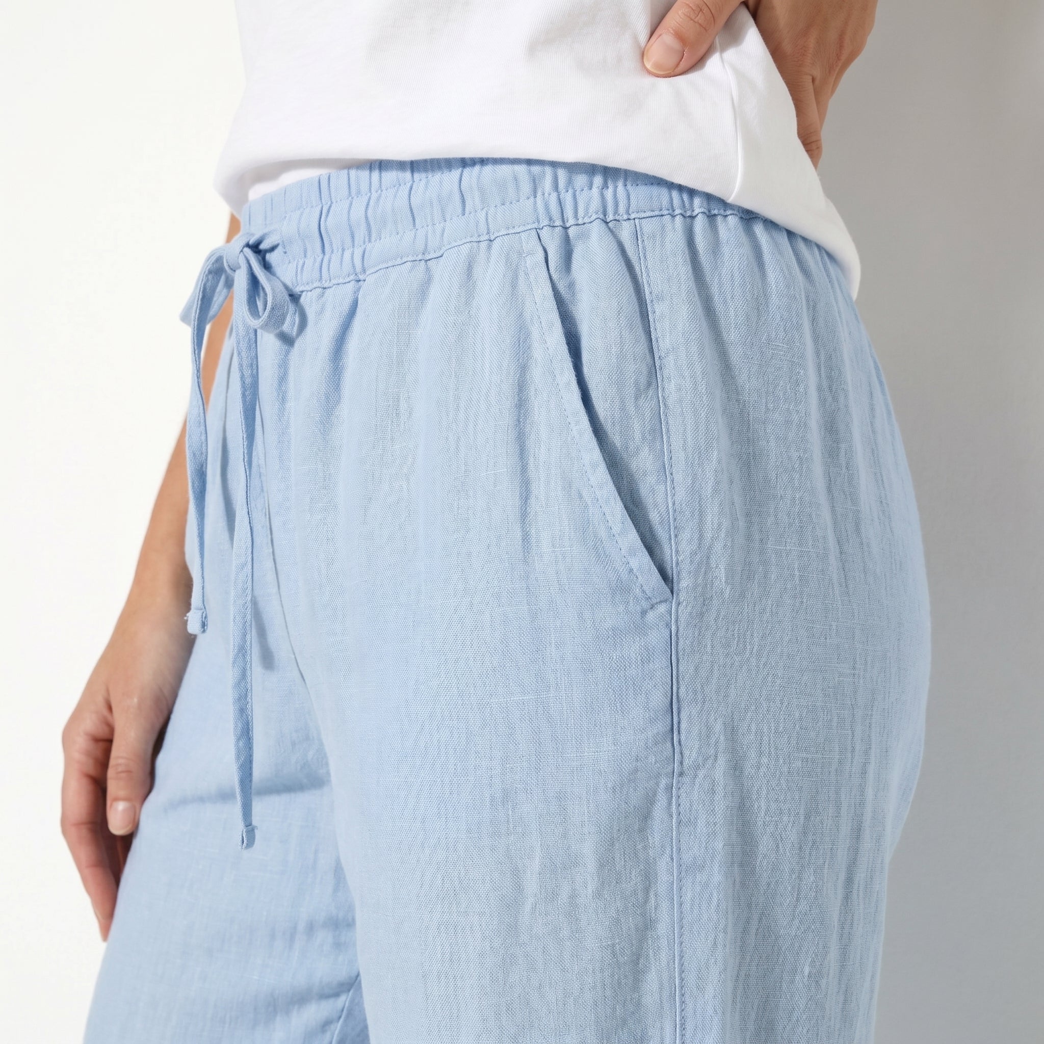 Amelia - Women's Relaxed Fit Drawstring Trousers - Trousers - Light Blue - Parker&Brooks