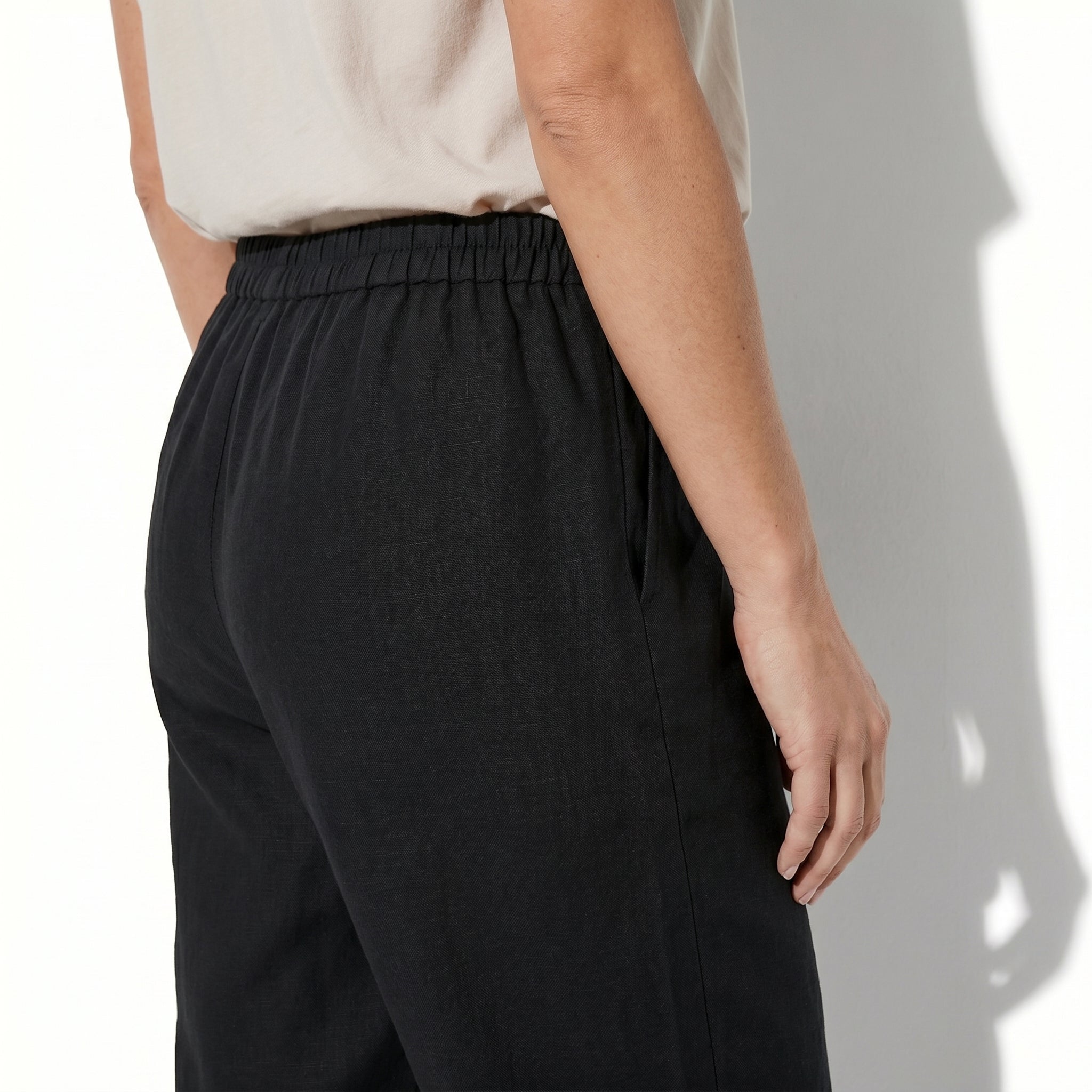Amelia - Women's Relaxed Fit Drawstring Trousers - Trousers - Black - Parker&Brooks