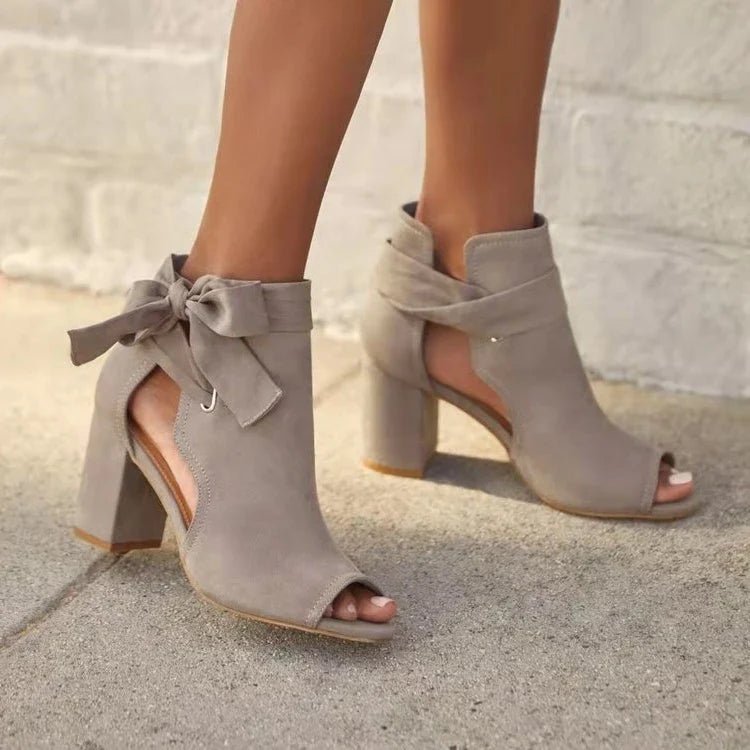 Arabella – Elegant Lace-Up Ankle Boots
