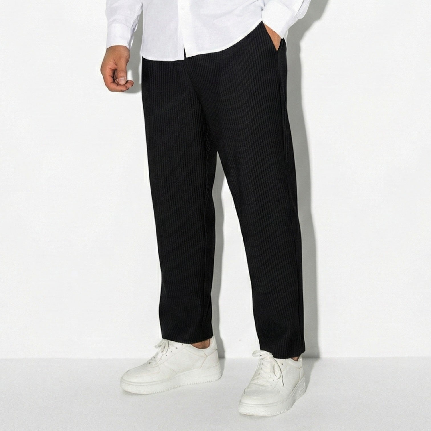 Arthur - Men's Relaxed Fit Pleated Trousers with Elastic Waist - Parker&Brooks