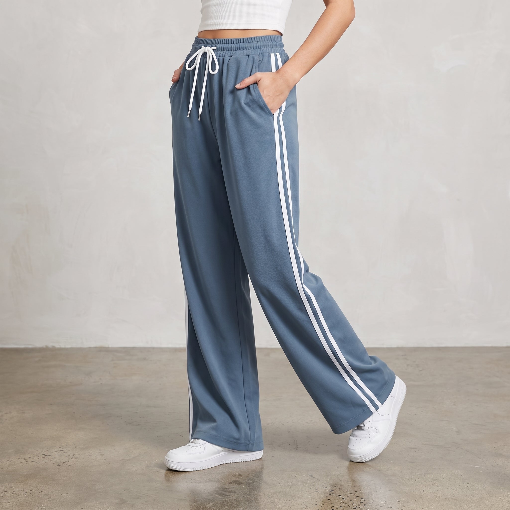 Beatrice - Women's High-Waisted Wide-Leg Joggers - Joggers - Blue - Parker&Brooks
