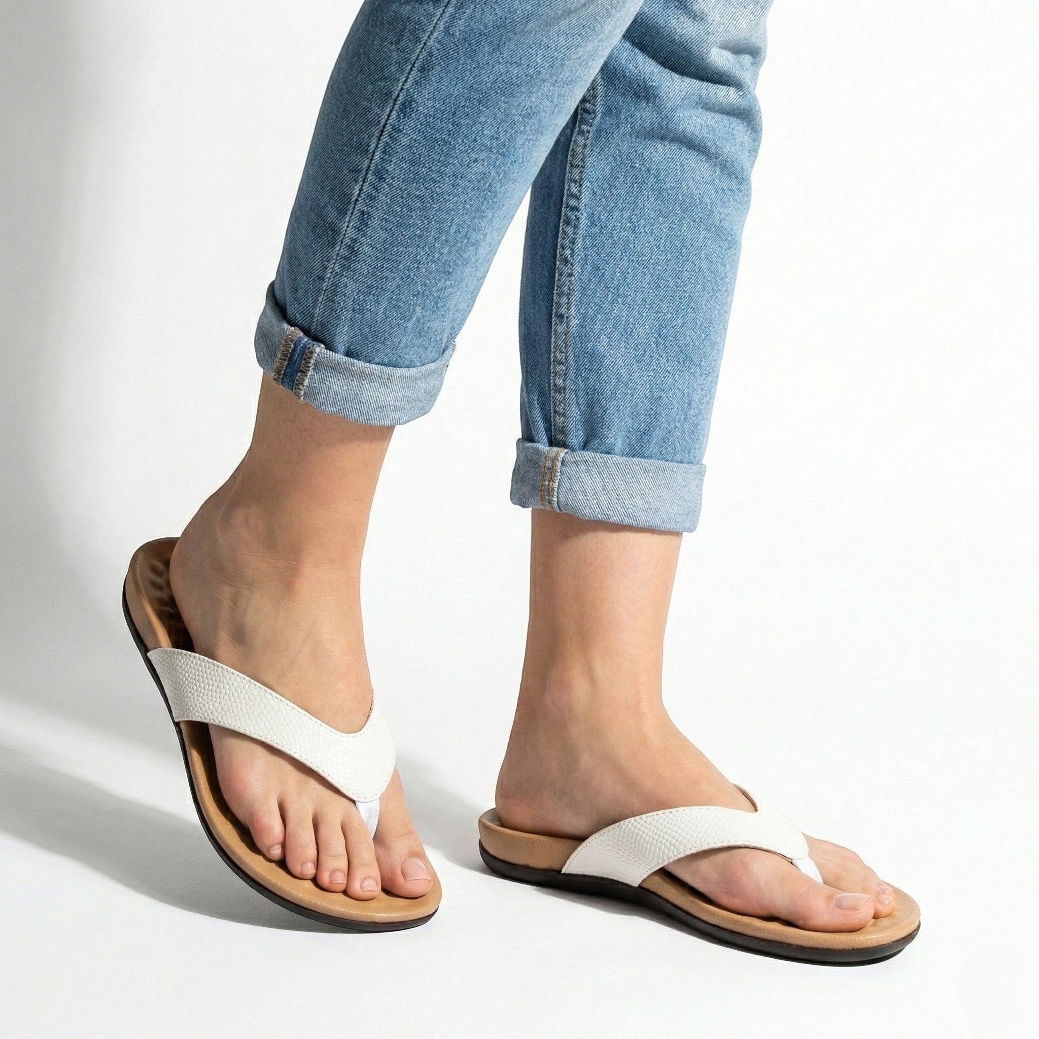 Chloe - Women's Orthopedic Flat Sandals - Sandal - White - Parker&Brooks