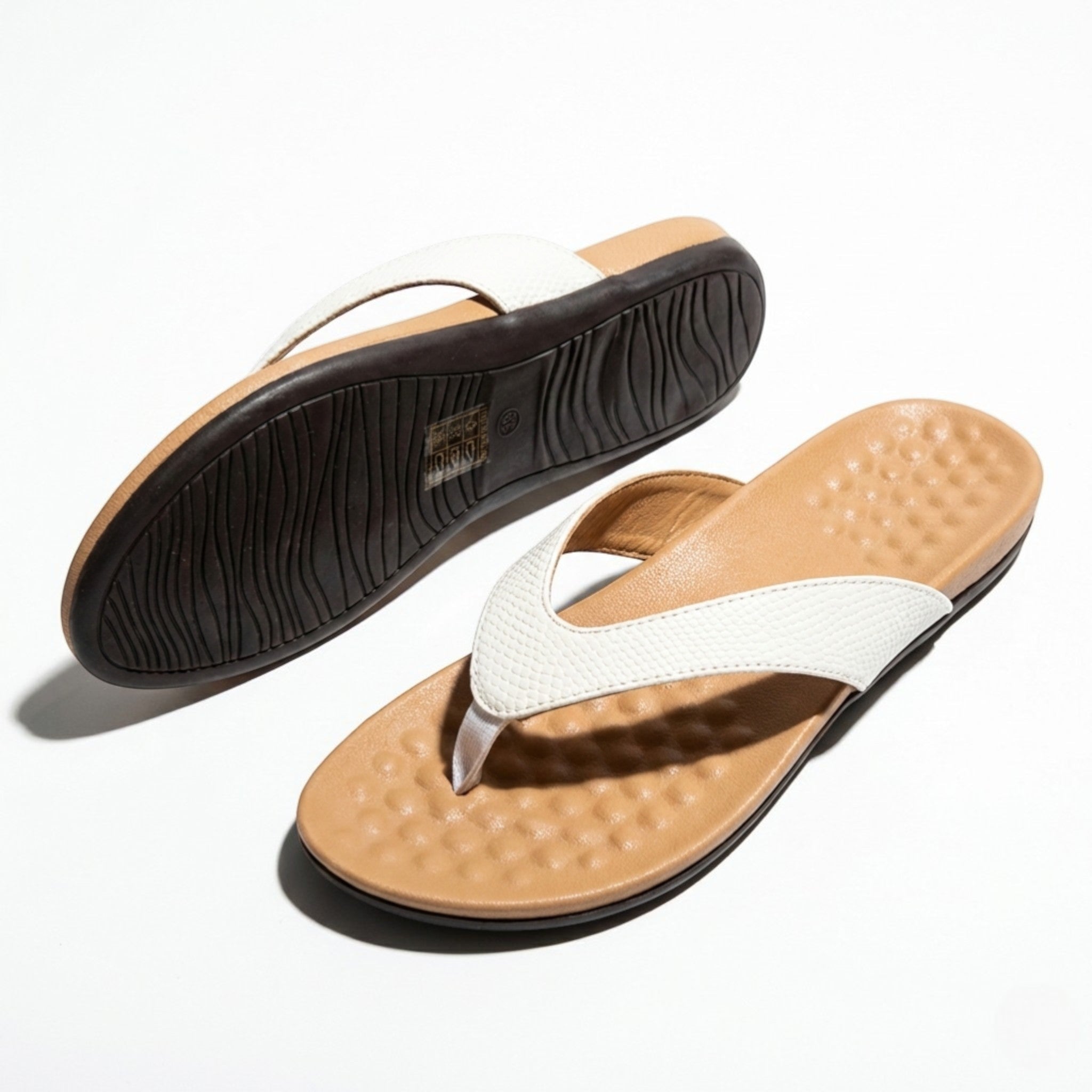 Chloe - Women's Orthopedic Flat Sandals - Sandal - White - Parker&Brooks