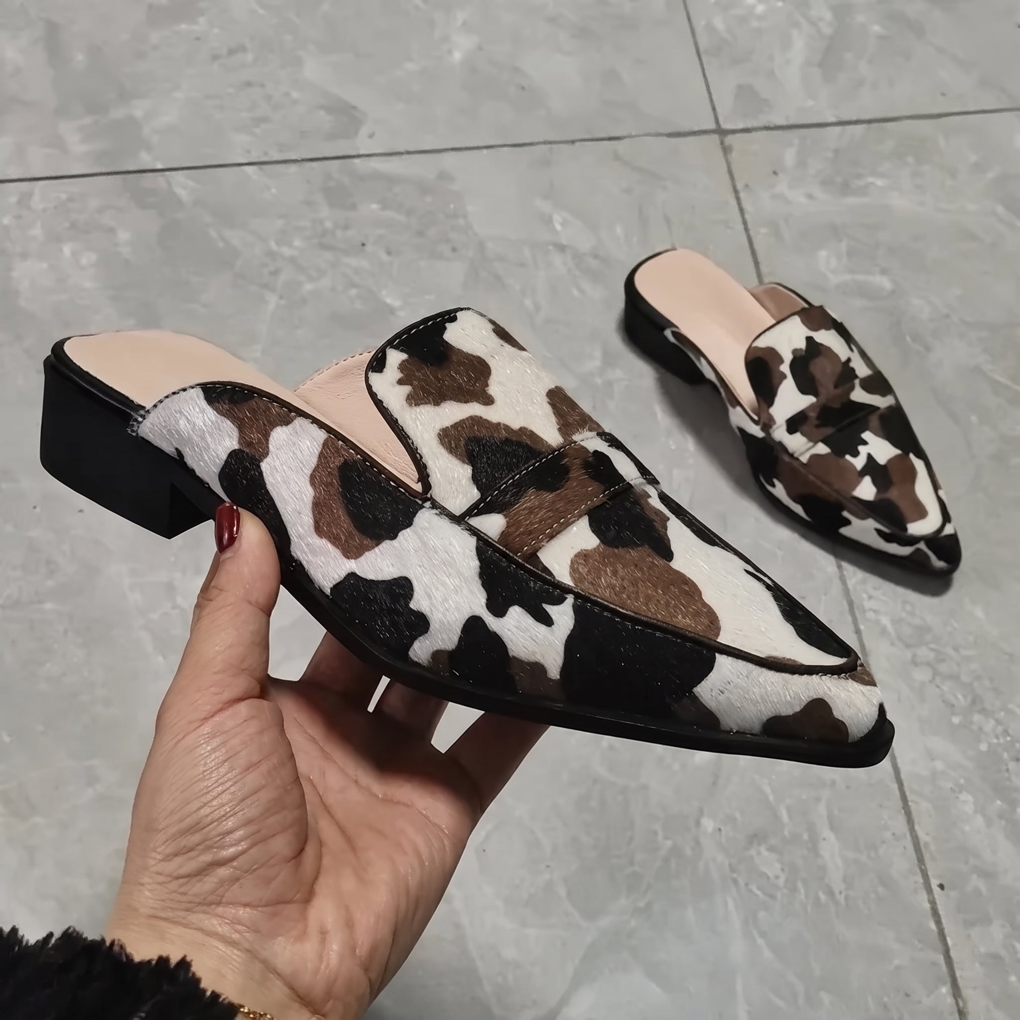 Daisy - Women's Pointed Toe Printed Low Block Heel Mules - Sandals - Brown - Parker&Brooks
