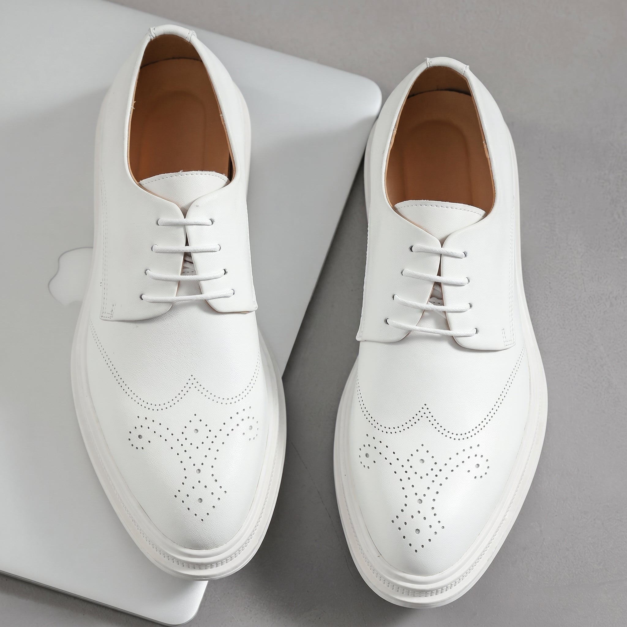 Fletcher - Men's Brogue Lace-Up Flat Sole Derby Shoes - Men's Shoes - White - Parker&Brooks